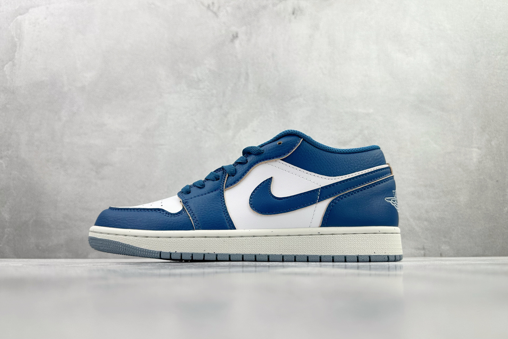 210 平台爆款 Jordan Air Jordan 1 Low 蓝色 FN5214-141-Chinese UA Cheap High Quatity Brand Clothes Bags handbags Sneakers wholesale wholesaler seller from China Factory suppliers Fashion Clothing Shoes best Quality Beautiful Price 210 平台爆款 Jordan Air Jordan 1 Low 蓝色 FN5214-141