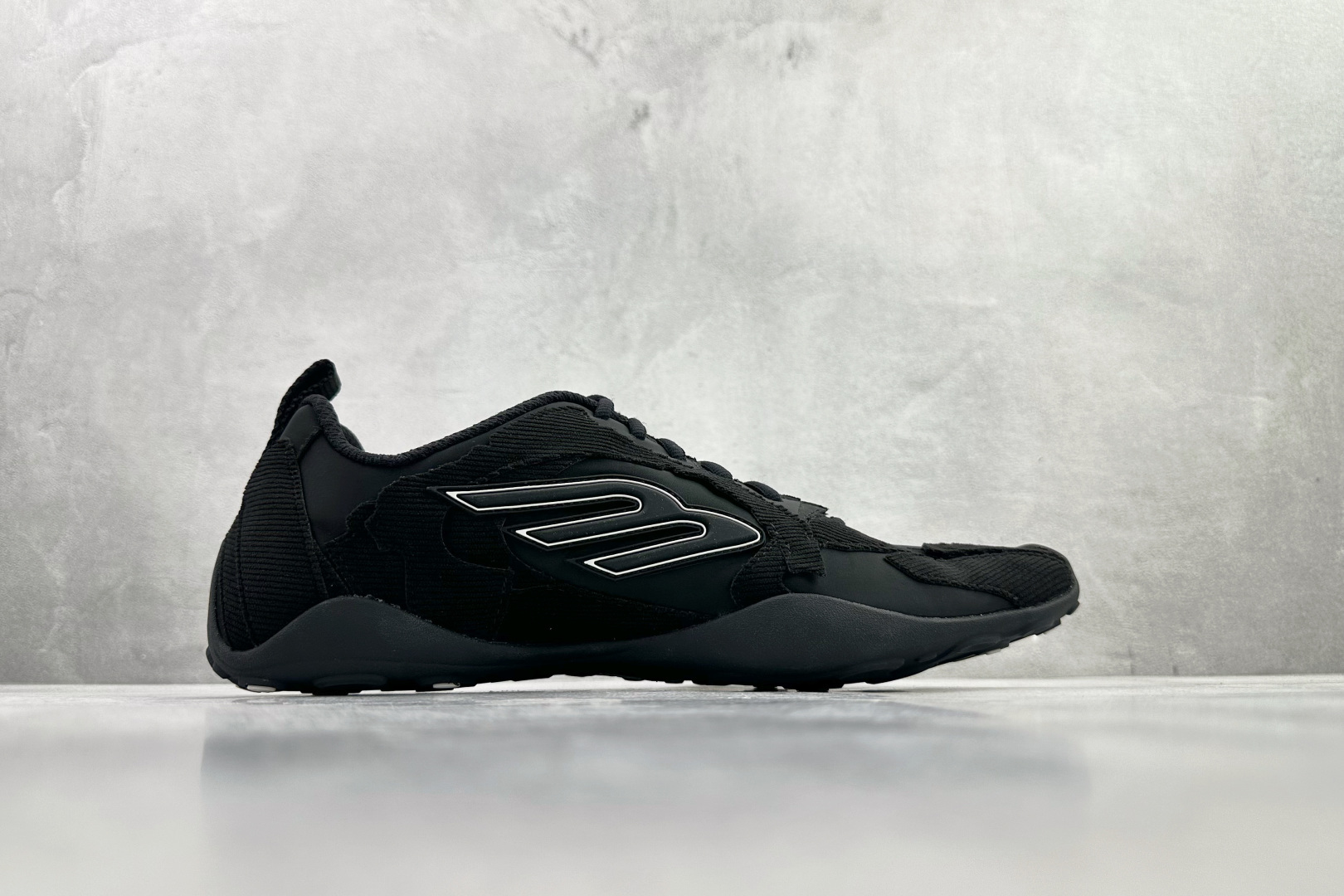 最新外贸批次 Balenciaga巴黎世家 Monday Ultra 黑色 853505WMNDI