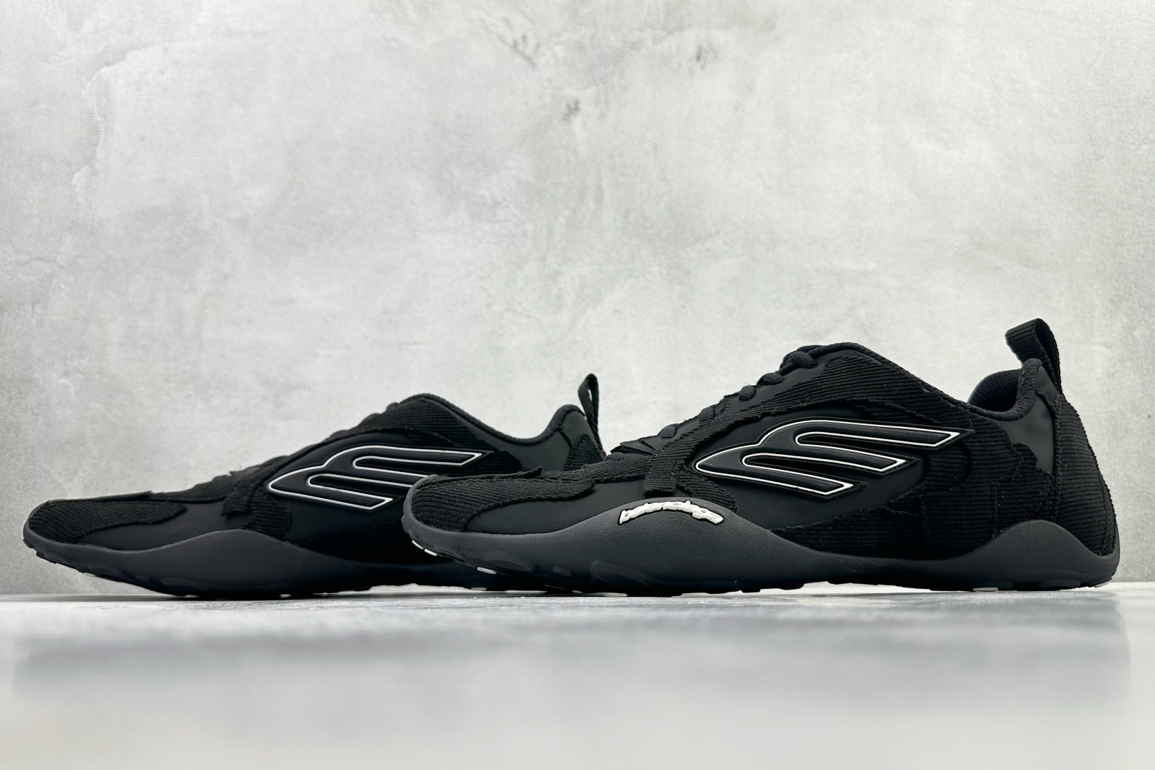 最新外贸批次 Balenciaga巴黎世家 Monday Ultra 黑色 853505WMNDI