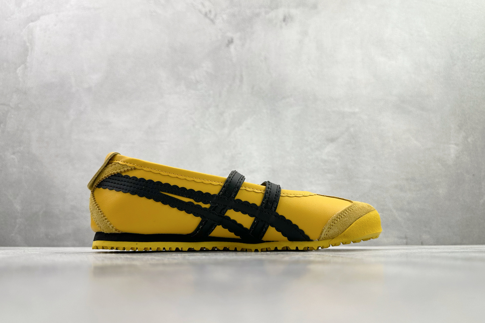 渠道特供 Onitsuka Tiger鬼塚虎 MEXICO 66 TGRS 黄黑色 1182A678-750