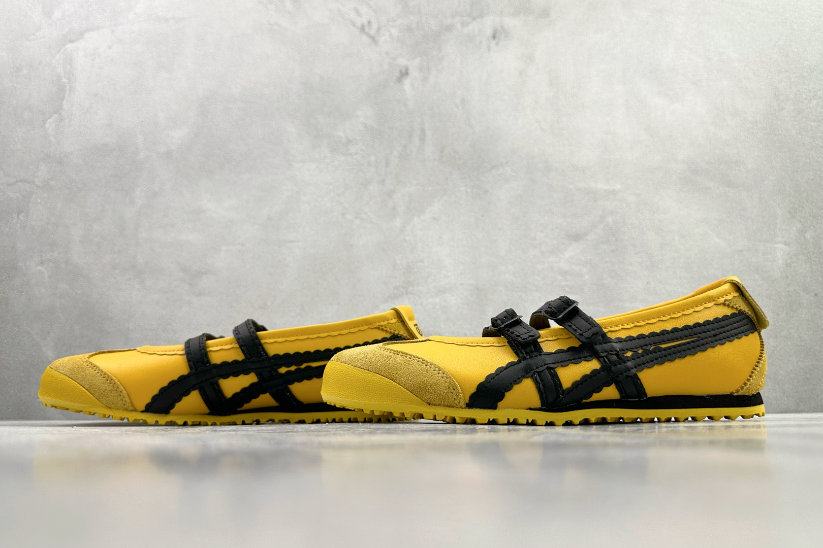 渠道特供 Onitsuka Tiger鬼塚虎 MEXICO 66 TGRS 黄黑色 1182A678-750