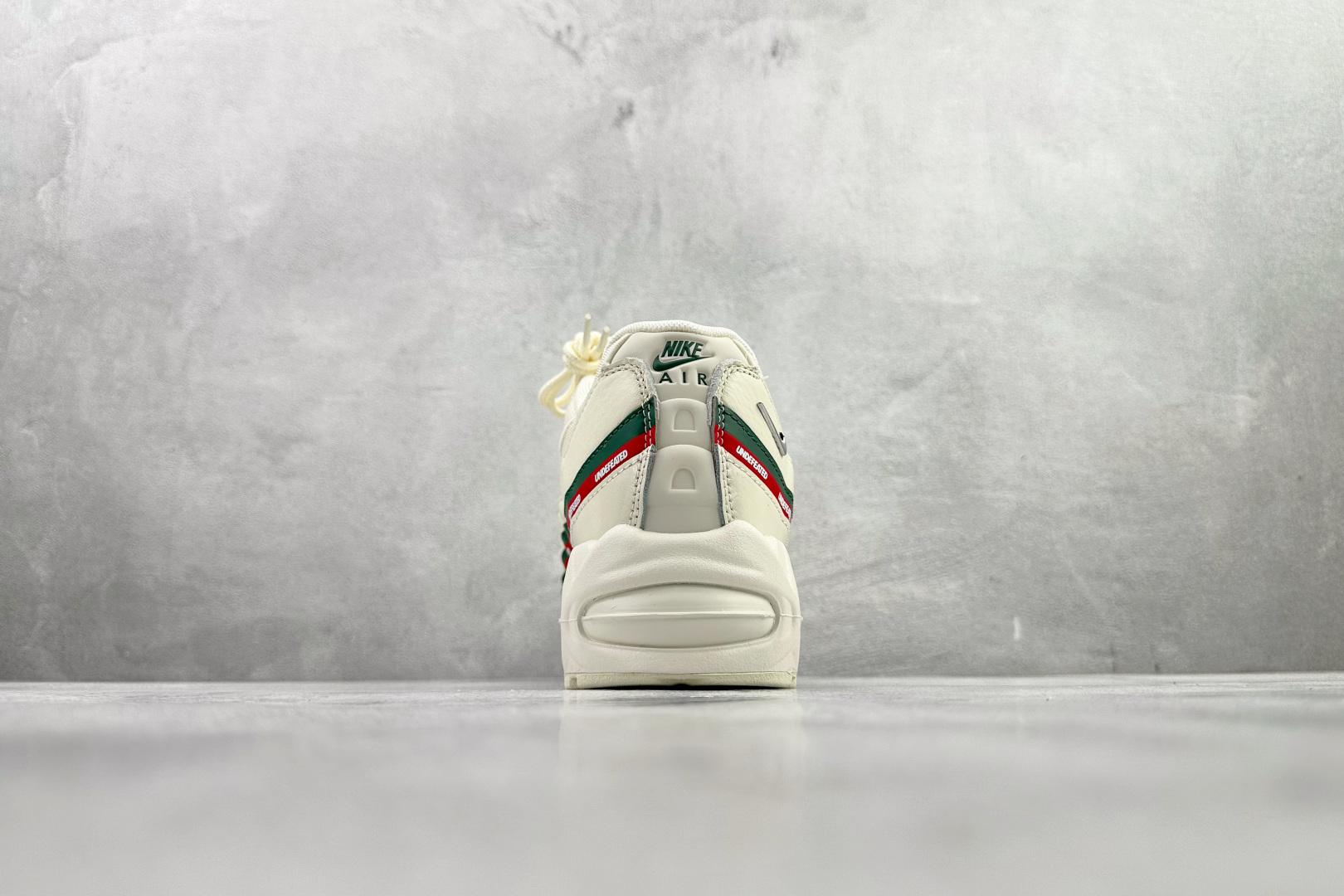 380 顶级完美复刻 UNDEFEATED x Nike Air 95 Big Bubble 米白 IB4453-100 尺码:40 40.5 41 42 42.5 43 44 44.5 45 46 46.5 47.5 48 48.5 编码:47-Chinese UA Cheap High Quatity Brand Clothes Bags handbags Sneakers wholesale wholesaler seller from China Factory suppliers Fashion Clothing Shoes best Quality Beautiful Price 380 顶级完美复刻 UNDEFEATED x Nike Air 95 Big Bubble 米白 IB4453-100 尺码:40 40.5 41 42 42.5 43 44 44.5 45 46 46.5 47.5 48 48.5 编码:47