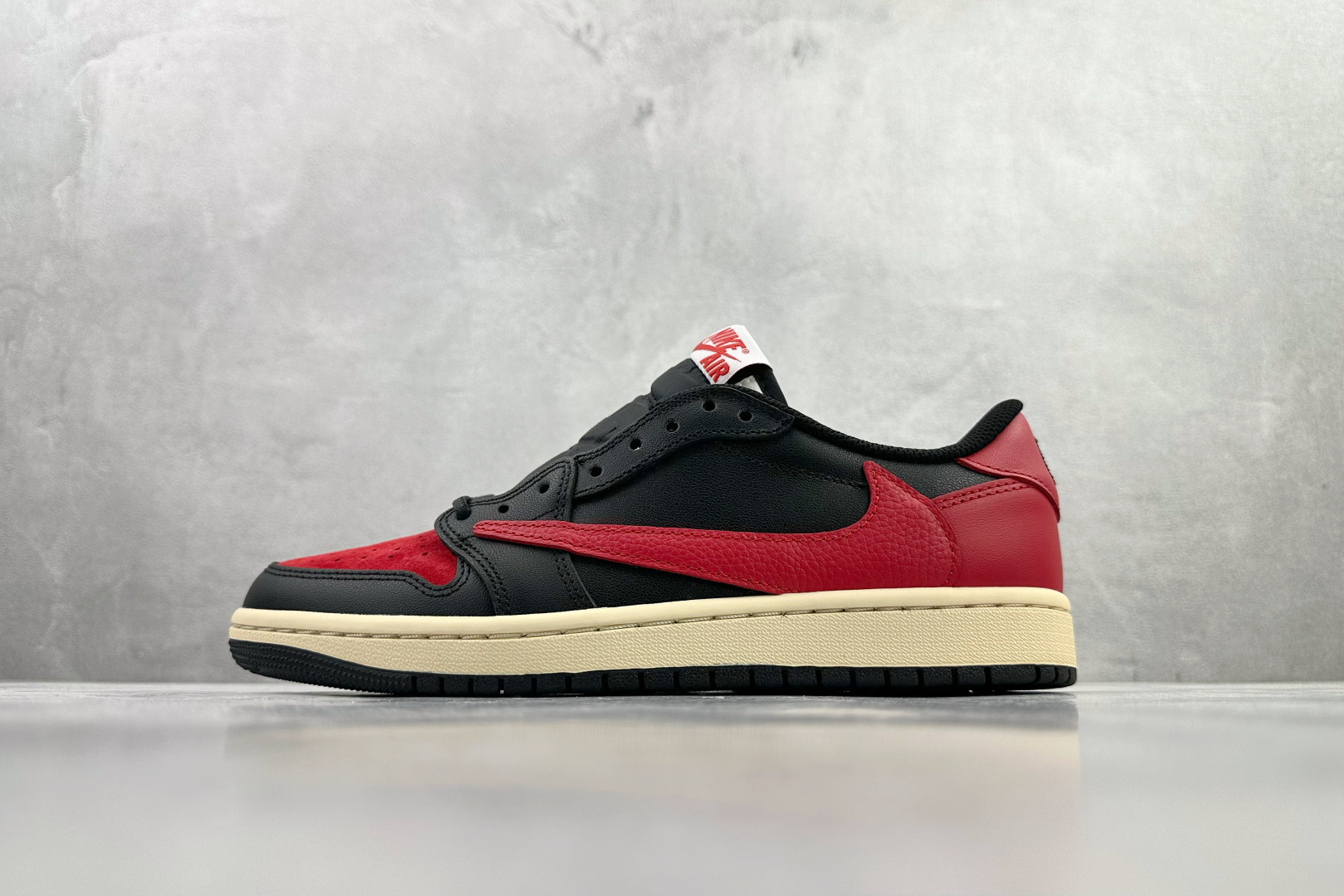 260 Travis Scott x Jordan Air Jordan 1 黑红 DM7866-061-Chinese UA Cheap High Quatity Brand Clothes Bags handbags Sneakers wholesale wholesaler seller from China Factory suppliers Fashion Clothing Shoes best Quality Beautiful Price 260 Travis Scott x Jordan Air Jordan 1 黑红 DM7866-061