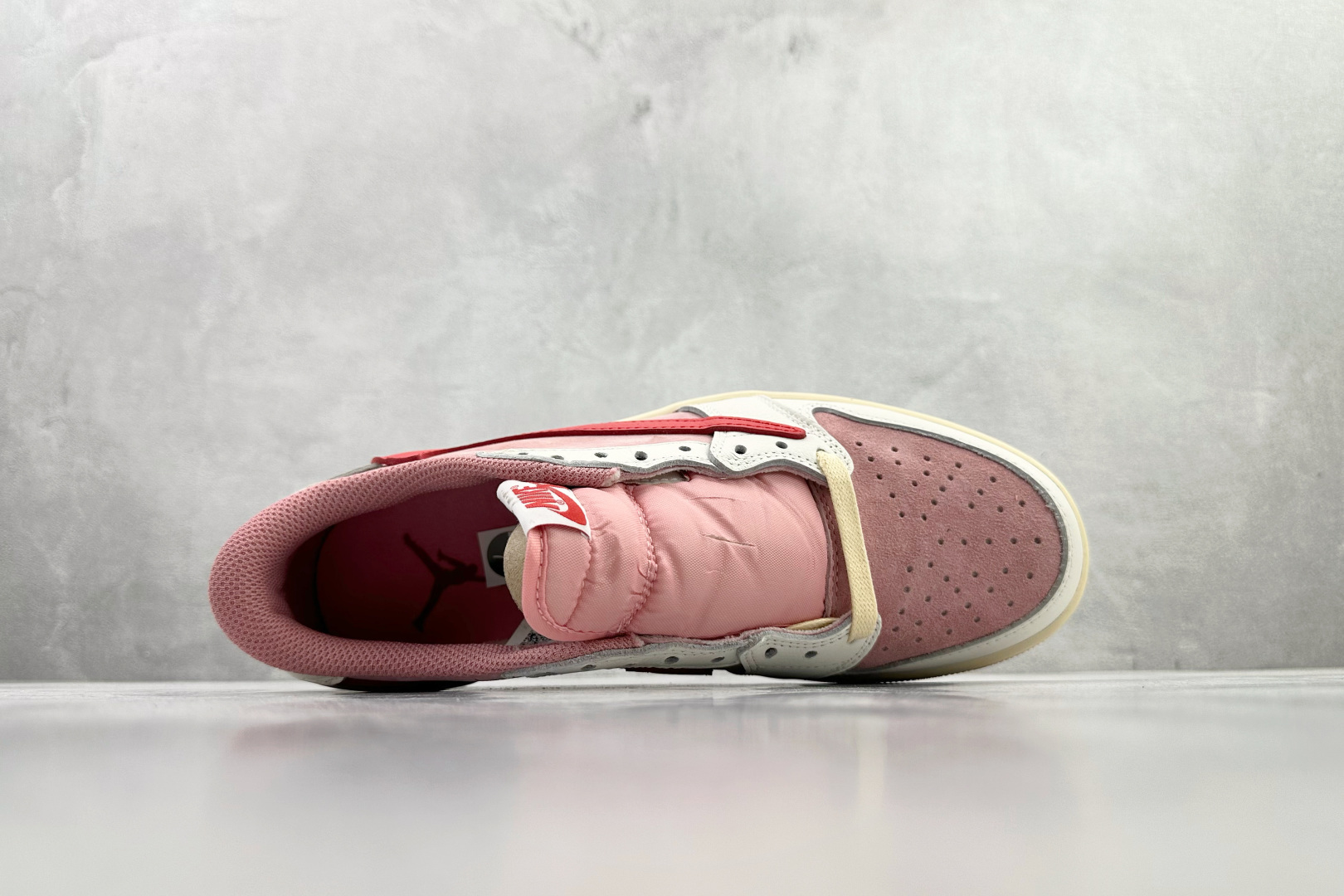 Travis Scott x Jordan Air Jordan 1 Low 倒钩 粉白 DM7866-100