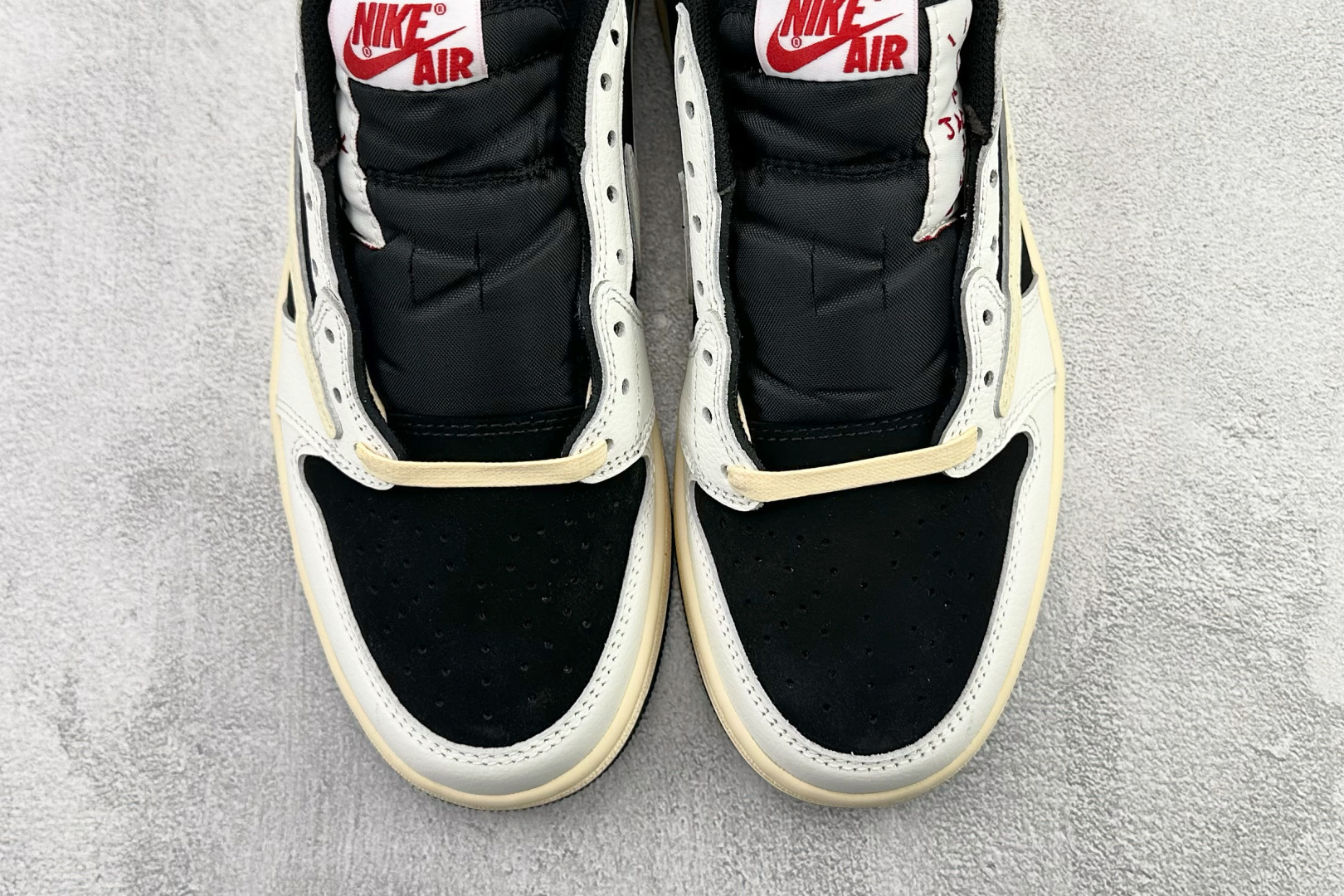 260 Travis Scott x Jordan Air Jordan 1 Low 倒钩 黑白 XZ6666-001-Chinese UA Cheap High Quatity Brand Clothes Bags handbags Sneakers wholesale wholesaler seller from China Factory suppliers Fashion Clothing Shoes best Quality Beautiful Price 260 Travis Scott x Jordan Air Jordan 1 Low 倒钩 黑白 XZ6666-001