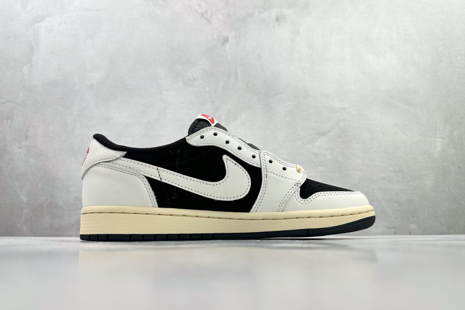 260 Travis Scott x Jordan Air Jordan 1 Low 倒钩 黑白 XZ6666-001-Chinese UA Cheap High Quatity Brand Clothes Bags handbags Sneakers wholesale wholesaler seller from China Factory suppliers Fashion Clothing Shoes best Quality Beautiful Price 260 Travis Scott x Jordan Air Jordan 1 Low 倒钩 黑白 XZ6666-001
