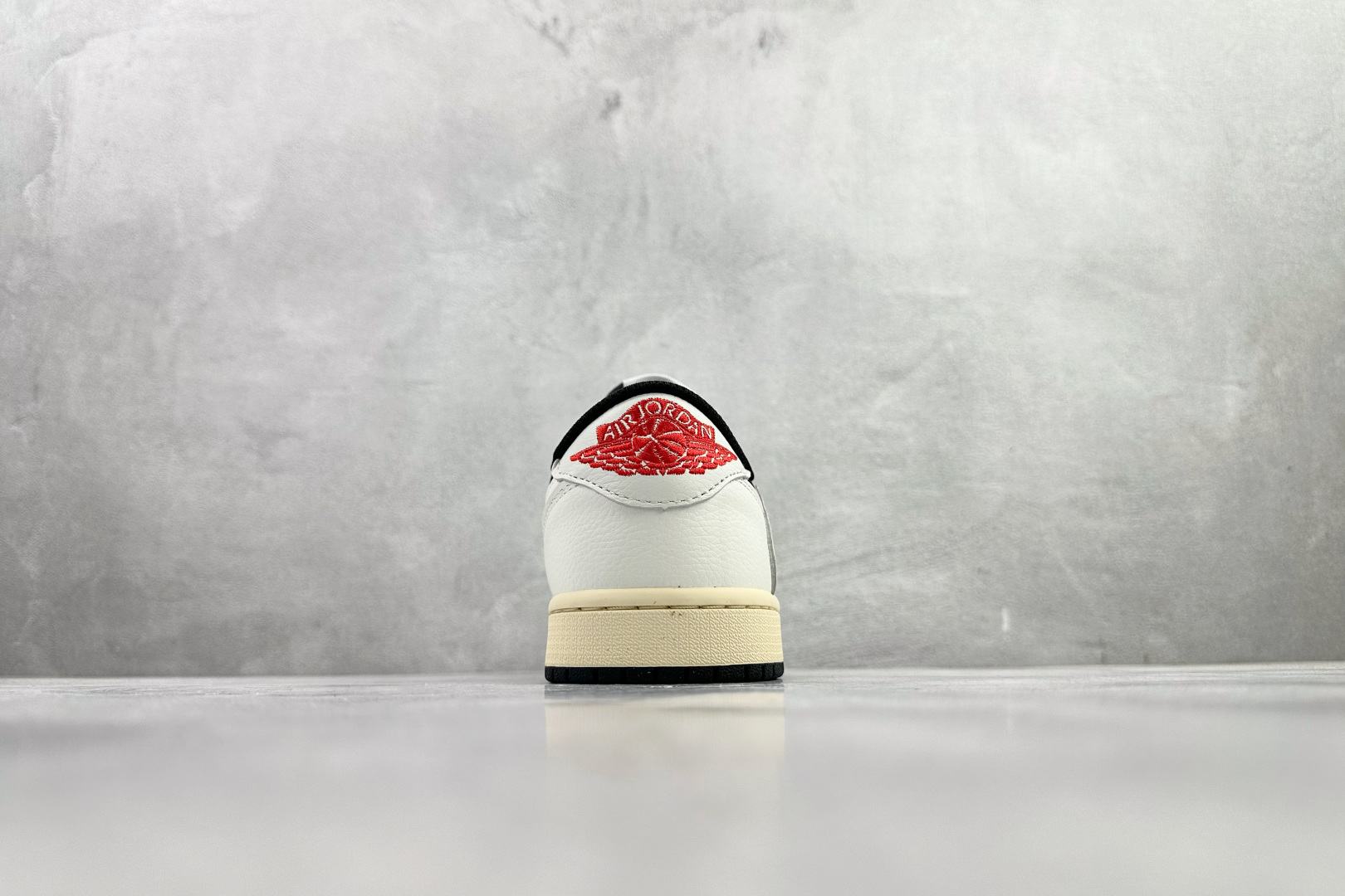 260 Travis Scott x Jordan Air Jordan 1 Low 倒钩 黑白 XZ6666-001-Chinese UA Cheap High Quatity Brand Clothes Bags handbags Sneakers wholesale wholesaler seller from China Factory suppliers Fashion Clothing Shoes best Quality Beautiful Price 260 Travis Scott x Jordan Air Jordan 1 Low 倒钩 黑白 XZ6666-001