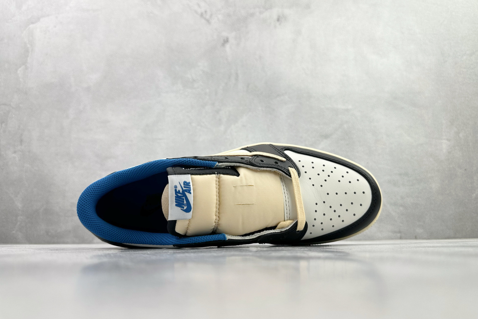 260 Travis Scott x Fragment Design x Jordan Air Jordan 1 OG款 Low SP 倒钩2.0 三方联名闪电 白蓝黑 DM7866-140-Chinese UA Cheap High Quatity Brand Clothes Bags handbags Sneakers wholesale wholesaler seller from China Factory suppliers Fashion Clothing Shoes best Quality Beautiful Price 260 Travis Scott x Fragment Design x Jordan Air Jordan 1 OG款 Low SP 倒钩2.0 三方联名闪电 白蓝黑 DM7866-140