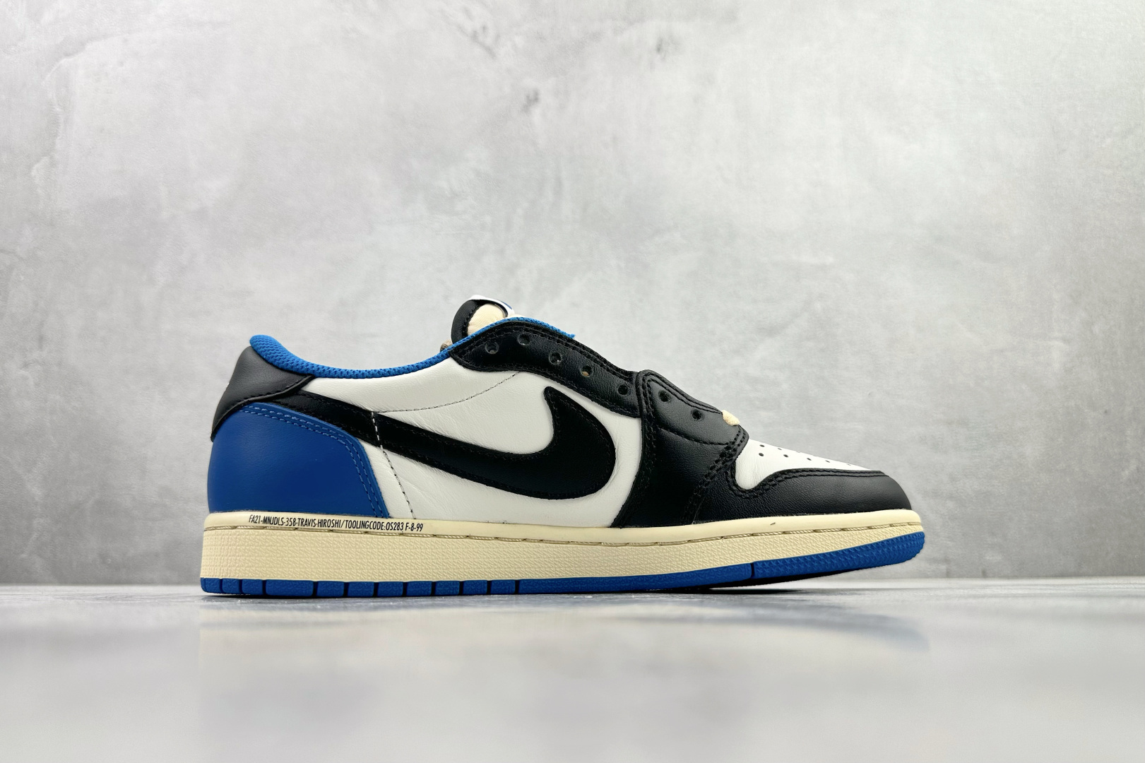 260 Travis Scott x Fragment Design x Jordan Air Jordan 1 OG款 Low SP 倒钩2.0 三方联名闪电 白蓝黑 DM7866-140-Chinese UA Cheap High Quatity Brand Clothes Bags handbags Sneakers wholesale wholesaler seller from China Factory suppliers Fashion Clothing Shoes best Quality Beautiful Price 260 Travis Scott x Fragment Design x Jordan Air Jordan 1 OG款 Low SP 倒钩2.0 三方联名闪电 白蓝黑 DM7866-140