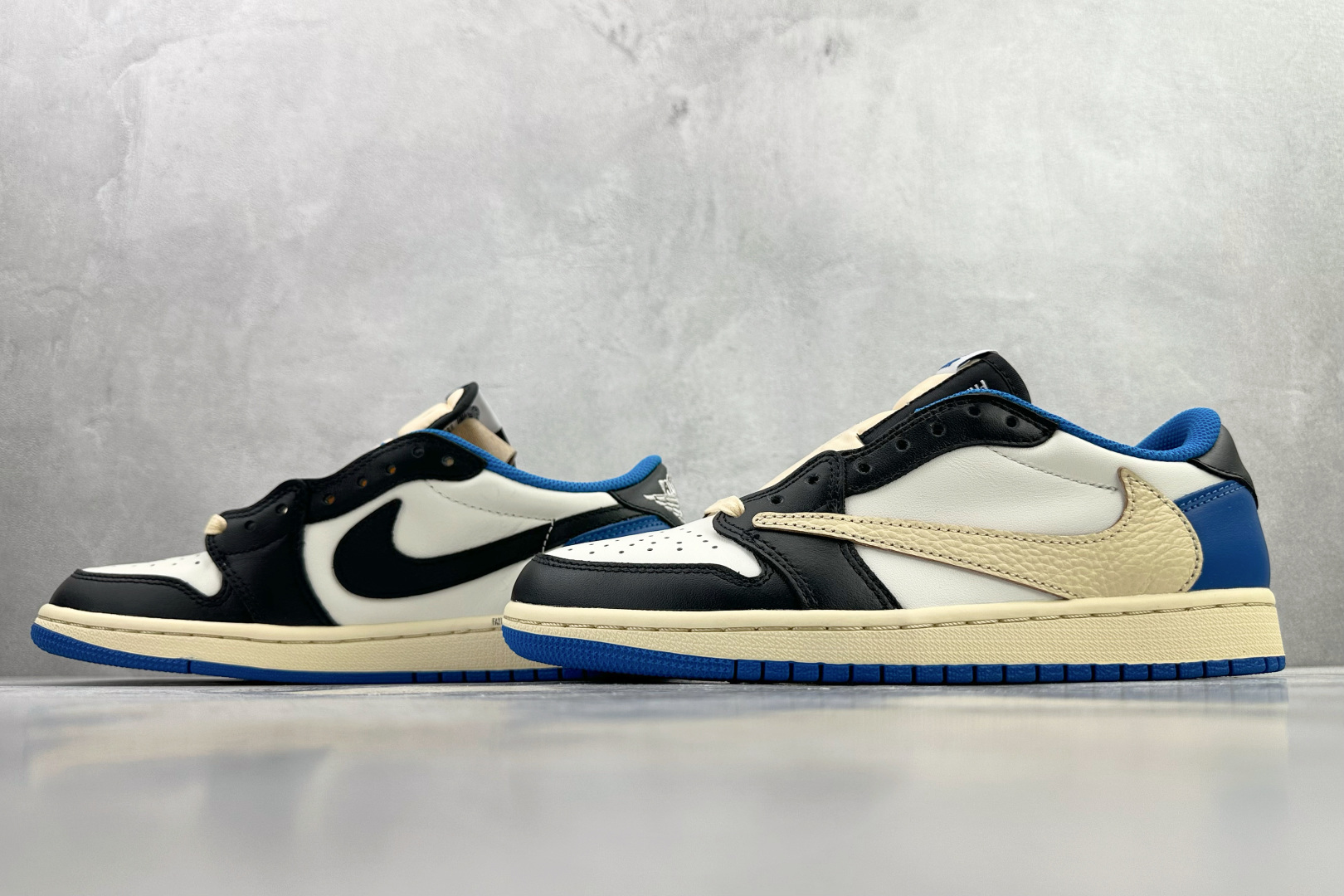 260 Travis Scott x Fragment Design x Jordan Air Jordan 1 OG款 Low SP 倒钩2.0 三方联名闪电 白蓝黑 DM7866-140-Chinese UA Cheap High Quatity Brand Clothes Bags handbags Sneakers wholesale wholesaler seller from China Factory suppliers Fashion Clothing Shoes best Quality Beautiful Price 260 Travis Scott x Fragment Design x Jordan Air Jordan 1 OG款 Low SP 倒钩2.0 三方联名闪电 白蓝黑 DM7866-140