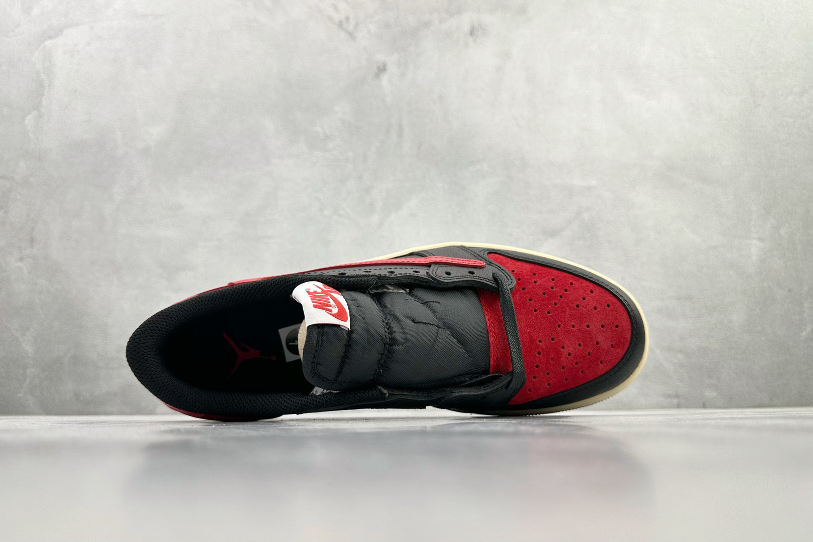 260 Travis Scott x Jordan Air Jordan 1 黑红 DM7866-061-Chinese UA Cheap High Quatity Brand Clothes Bags handbags Sneakers wholesale wholesaler seller from China Factory suppliers Fashion Clothing Shoes best Quality Beautiful Price 260 Travis Scott x Jordan Air Jordan 1 黑红 DM7866-061