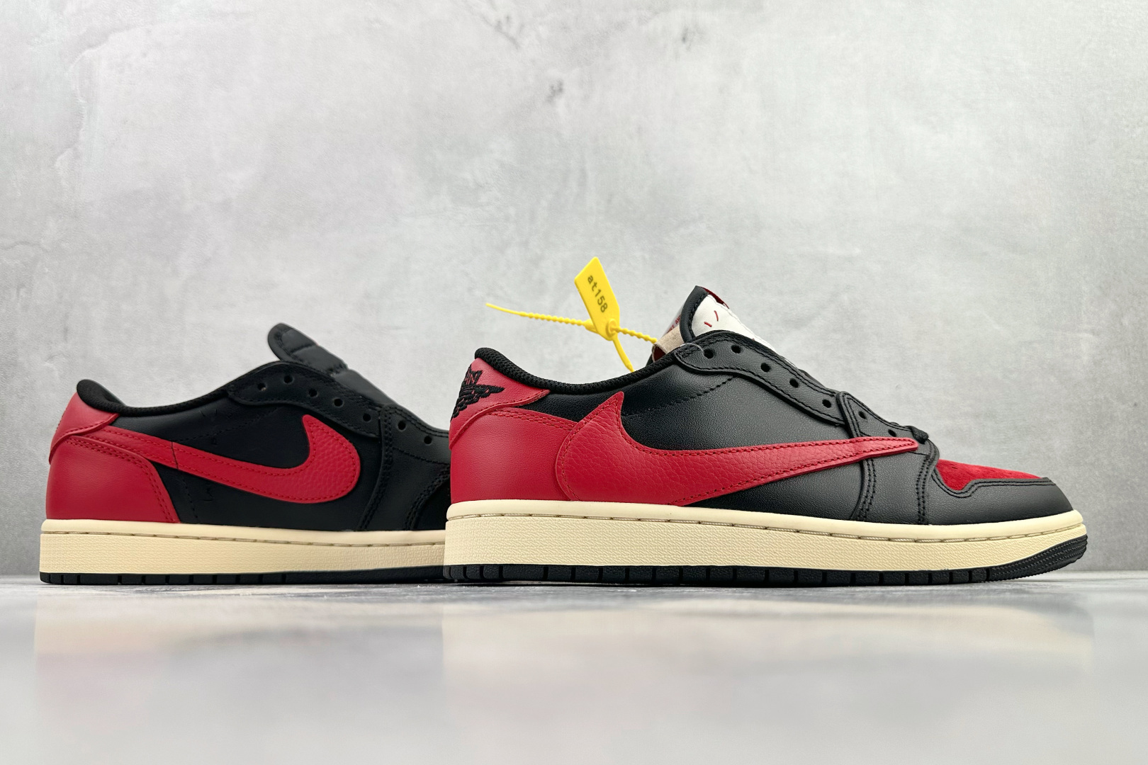 260 Travis Scott x Jordan Air Jordan 1 黑红 DM7866-061-Chinese UA Cheap High Quatity Brand Clothes Bags handbags Sneakers wholesale wholesaler seller from China Factory suppliers Fashion Clothing Shoes best Quality Beautiful Price 260 Travis Scott x Jordan Air Jordan 1 黑红 DM7866-061