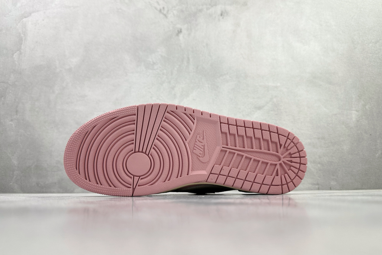 Travis Scott x Jordan Air Jordan 1 粉红色 DM7866-600-Chinese wholesaler seller Clothes Bags handbags wholesale Shoes High Quatity wholesaler seller Cheap Sneakers from China Factory Chinese suppliers china wholesale clothing wholesaler seller Travis Scott x Jordan Air Jordan 1 粉红色 DM7866-600