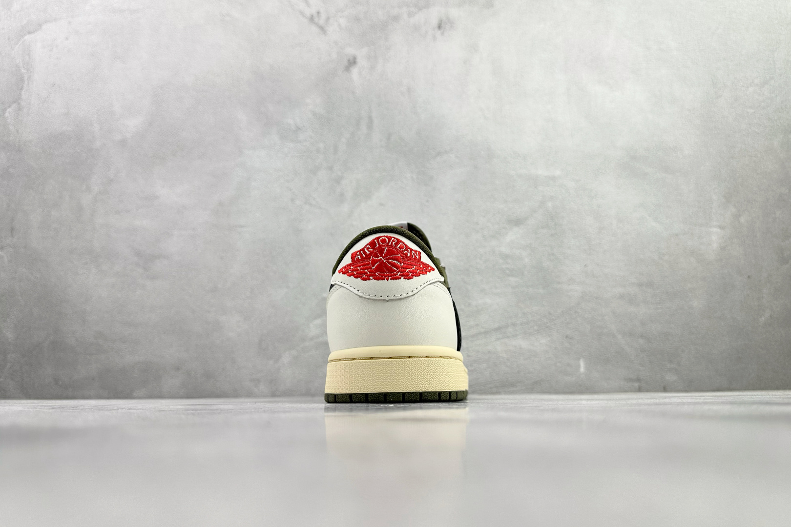 260 Travis Scott x Jordan Air Jordan 1 倒钩 8.0 Low ”Medium Olive” 米绿 DM7866-200-Chinese UA Cheap High Quatity Brand Clothes Bags handbags Sneakers wholesale wholesaler seller from China Factory suppliers Fashion Clothing Shoes best Quality Beautiful Price 260 Travis Scott x Jordan Air Jordan 1 倒钩 8.0 Low ”Medium Olive” 米绿 DM7866-200