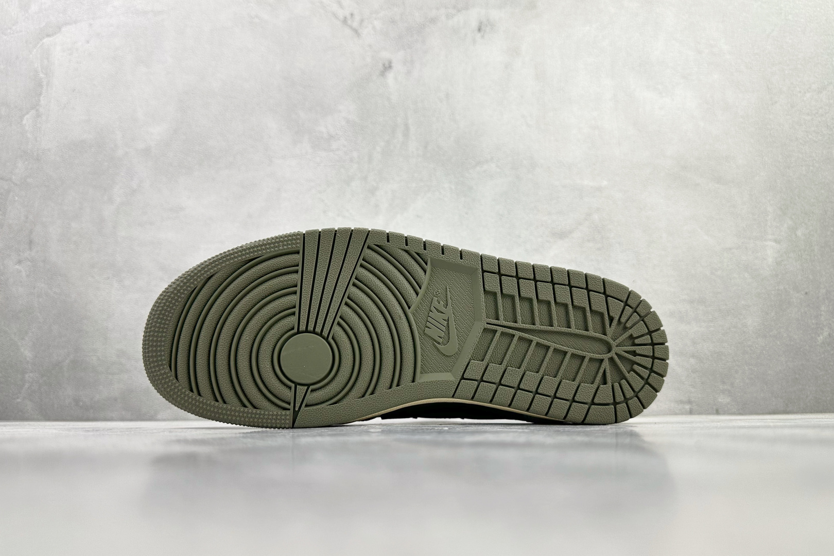 260 Travis Scott x Jordan Air Jordan 1 倒钩 8.0 Low ”Medium Olive” 米绿 DM7866-200-Chinese UA Cheap High Quatity Brand Clothes Bags handbags Sneakers wholesale wholesaler seller from China Factory suppliers Fashion Clothing Shoes best Quality Beautiful Price 260 Travis Scott x Jordan Air Jordan 1 倒钩 8.0 Low ”Medium Olive” 米绿 DM7866-200