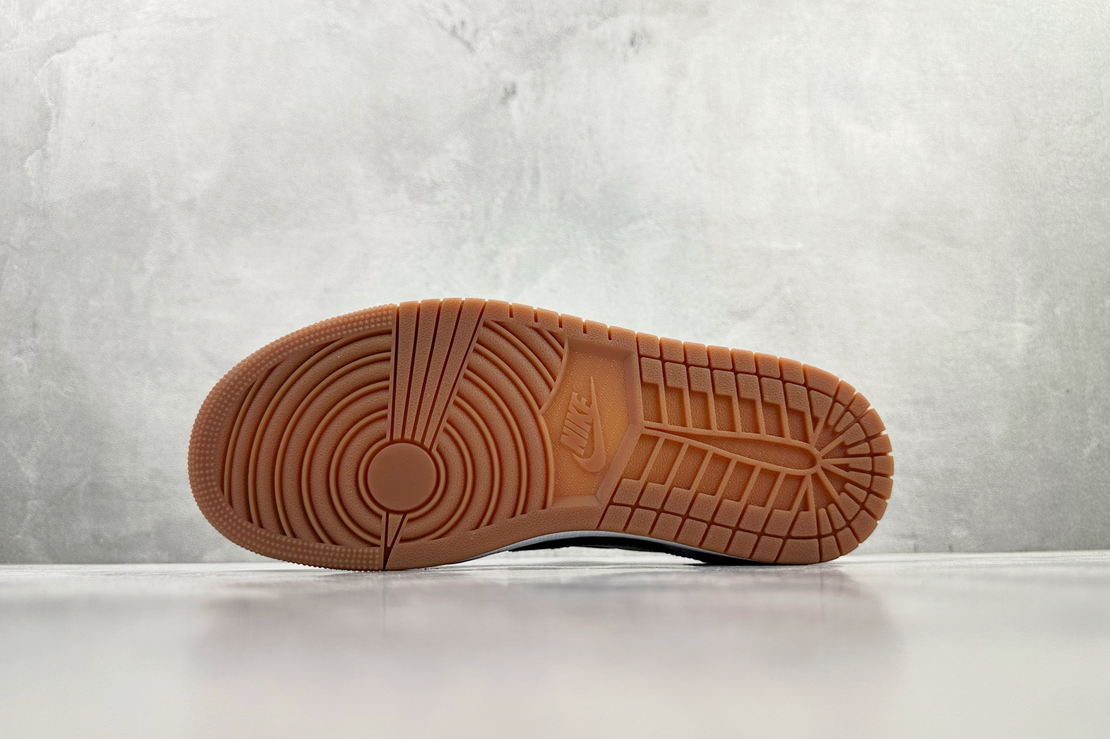 定制球鞋 Travis Scott x Jordan Air Jordan 1 撒旦倒钩7.0Low 黑白 DZ4137-700