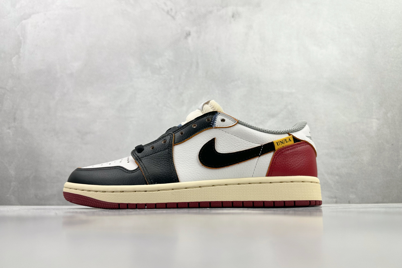 260 Union x Jordan Air Jordan 1 联名款 黑白红 HO6006-100-Chinese UA Cheap High Quatity Brand Clothes Bags handbags Sneakers wholesale wholesaler seller from China Factory suppliers Fashion Clothing Shoes best Quality Beautiful Price 260 Union x Jordan Air Jordan 1 联名款 黑白红 HO6006-100