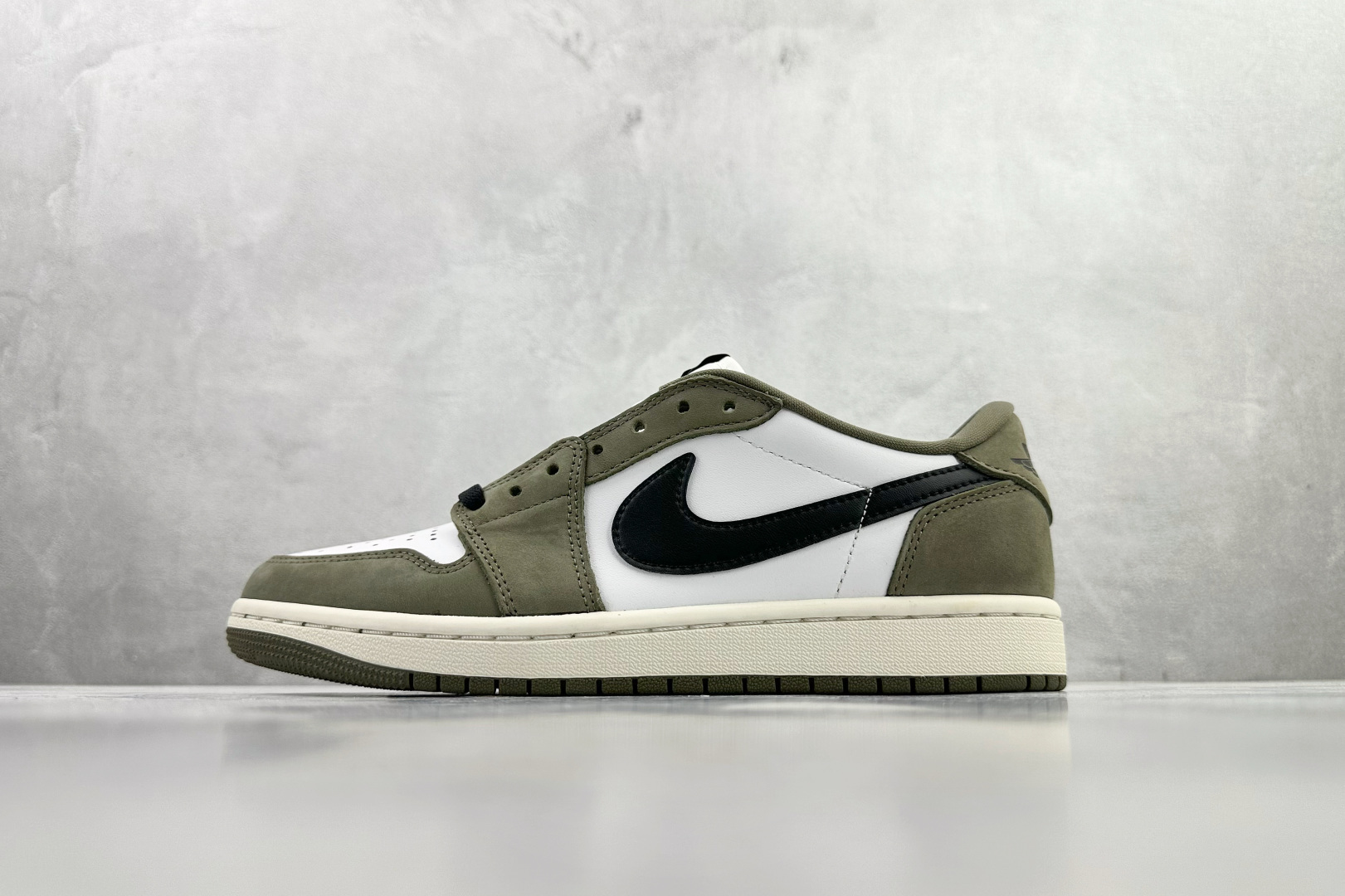260 Jordan Air Jordan 1 Retro Low 绿色 HQ6998-200-Chinese UA Cheap High Quatity Brand Clothes Bags handbags Sneakers wholesale wholesaler seller from China Factory suppliers Fashion Clothing Shoes best Quality Beautiful Price 260 Jordan Air Jordan 1 Retro Low 绿色 HQ6998-200