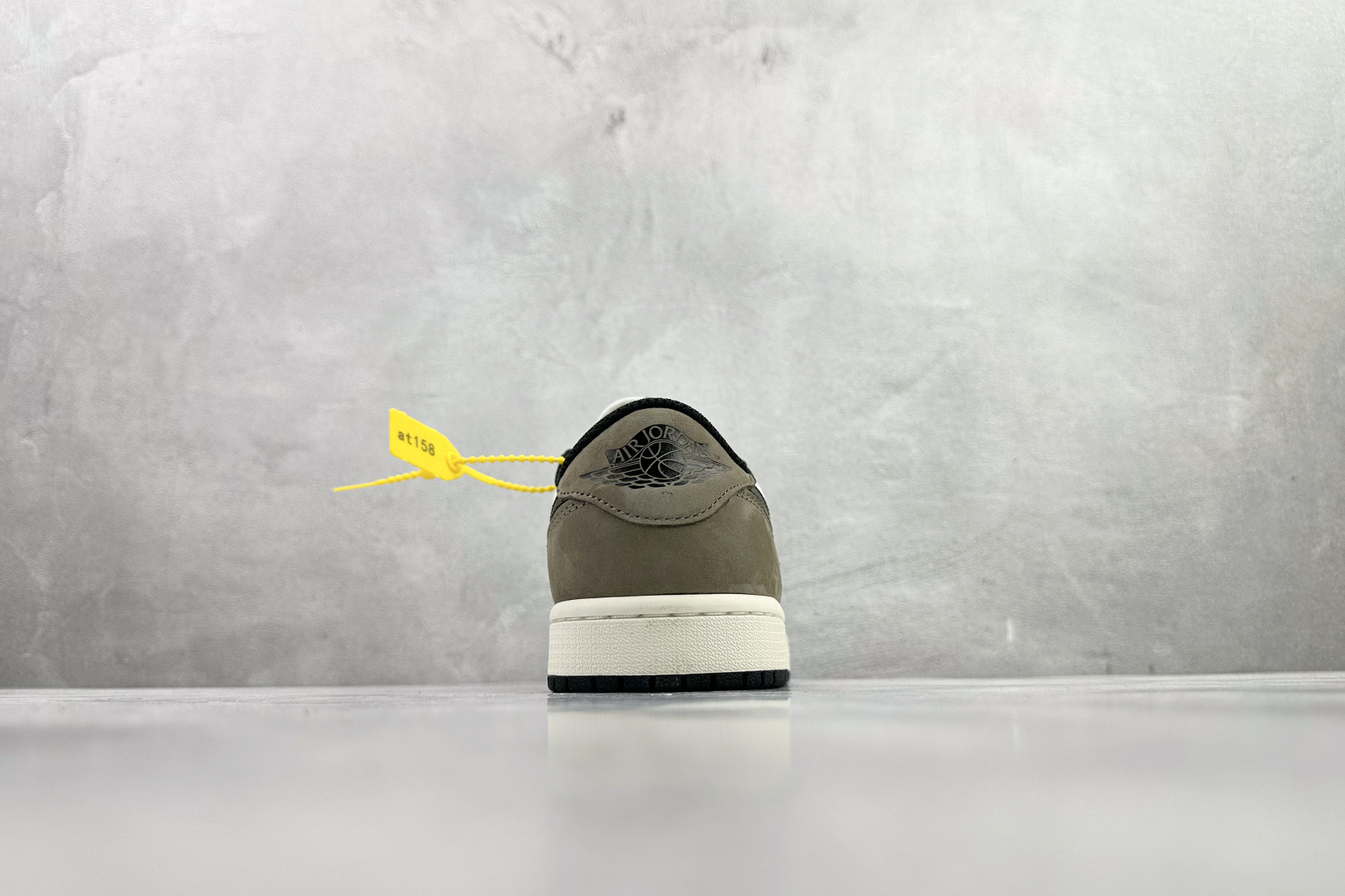 Jordan Air Jordan 1 Low ”Mocha”黑白棕 CZ0790-102