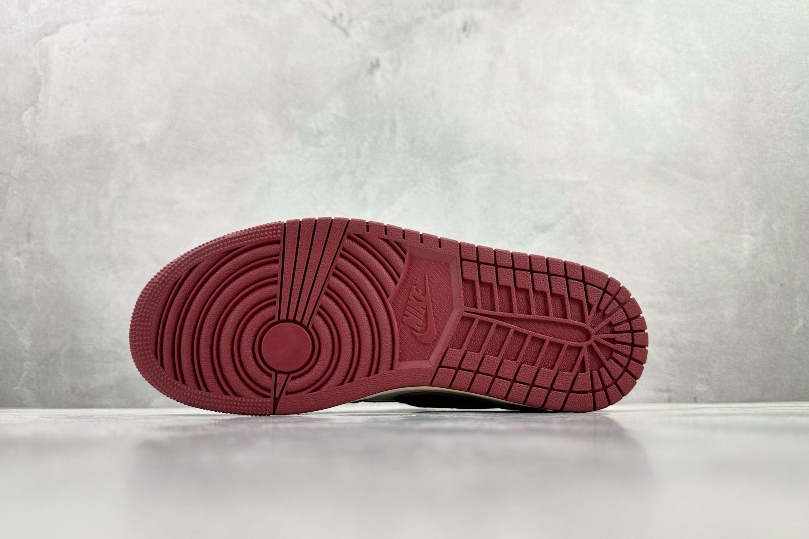 260 Union x Jordan Air Jordan 1 联名款 黑白红 HO6006-100-Chinese UA Cheap High Quatity Brand Clothes Bags handbags Sneakers wholesale wholesaler seller from China Factory suppliers Fashion Clothing Shoes best Quality Beautiful Price 260 Union x Jordan Air Jordan 1 联名款 黑白红 HO6006-100