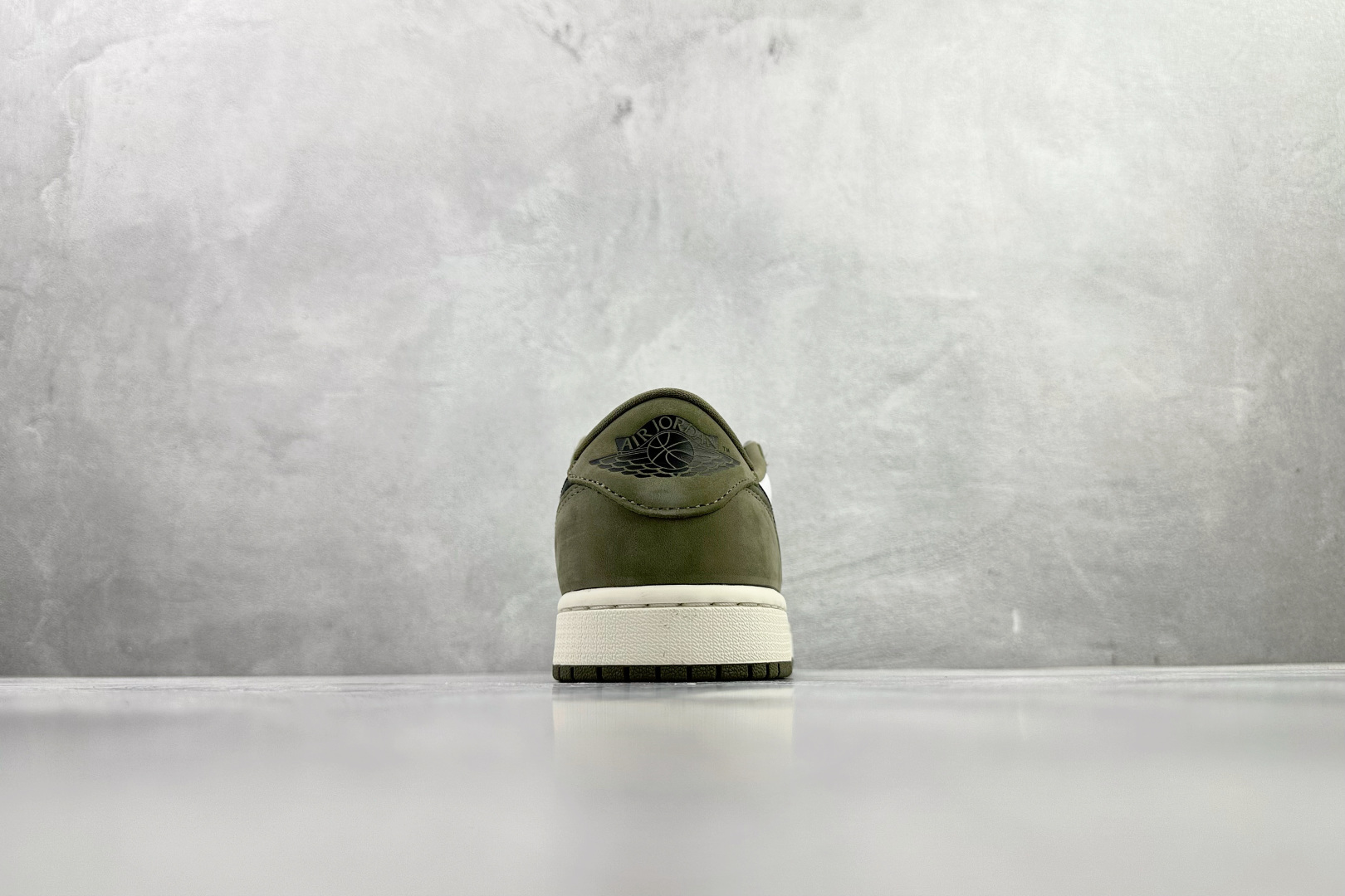 260 Jordan Air Jordan 1 Retro Low 绿色 HQ6998-200-Chinese UA Cheap High Quatity Brand Clothes Bags handbags Sneakers wholesale wholesaler seller from China Factory suppliers Fashion Clothing Shoes best Quality Beautiful Price 260 Jordan Air Jordan 1 Retro Low 绿色 HQ6998-200