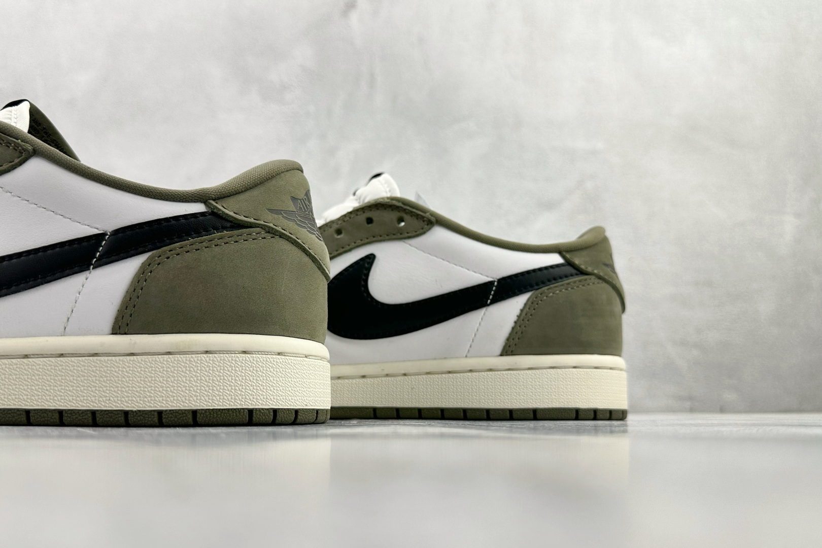 260 Jordan Air Jordan 1 Retro Low 绿色 HQ6998-200-Chinese UA Cheap High Quatity Brand Clothes Bags handbags Sneakers wholesale wholesaler seller from China Factory suppliers Fashion Clothing Shoes best Quality Beautiful Price 260 Jordan Air Jordan 1 Retro Low 绿色 HQ6998-200