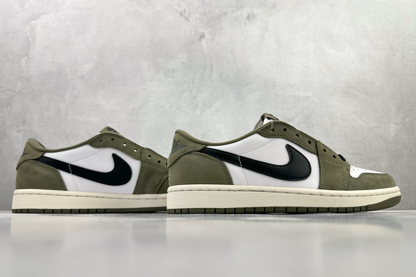 260 Jordan Air Jordan 1 Retro Low 绿色 HQ6998-200-Chinese UA Cheap High Quatity Brand Clothes Bags handbags Sneakers wholesale wholesaler seller from China Factory suppliers Fashion Clothing Shoes best Quality Beautiful Price 260 Jordan Air Jordan 1 Retro Low 绿色 HQ6998-200