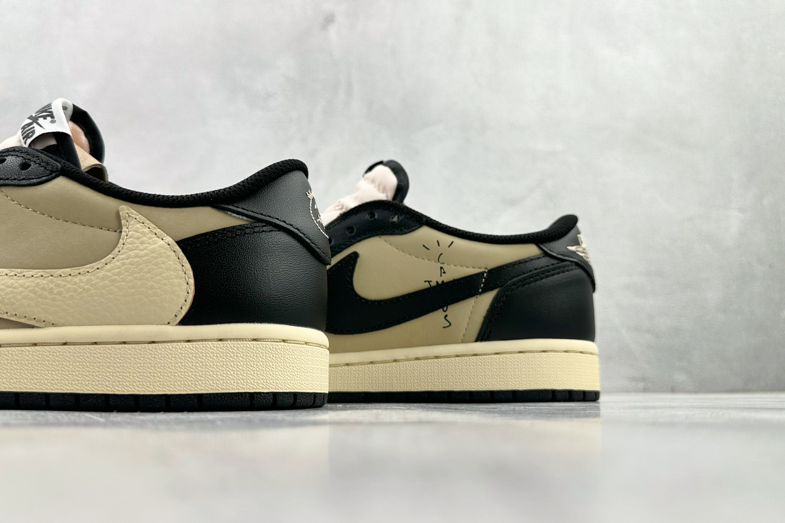 Travis Scott x Jordan Air Jordan 1 Low 米黑 DM7866-201