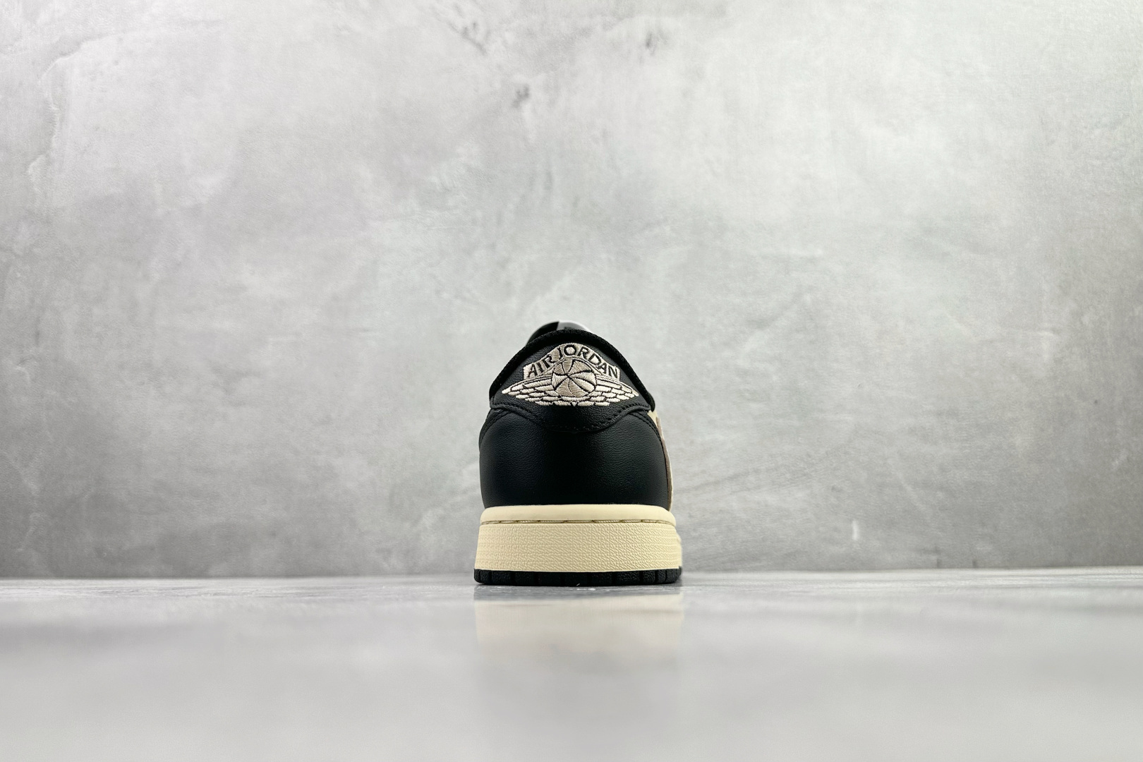 Travis Scott x Jordan Air Jordan 1 Low 米黑 DM7866-201