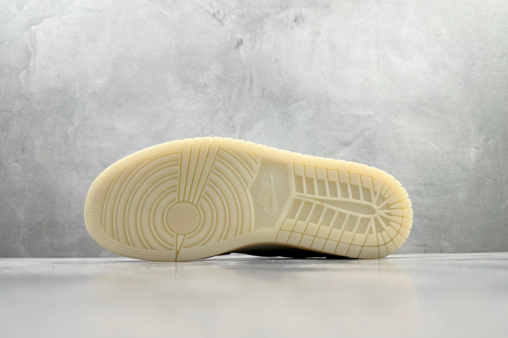 Jordan Air Jordan 1 Retro Low 白色 IF4391-100