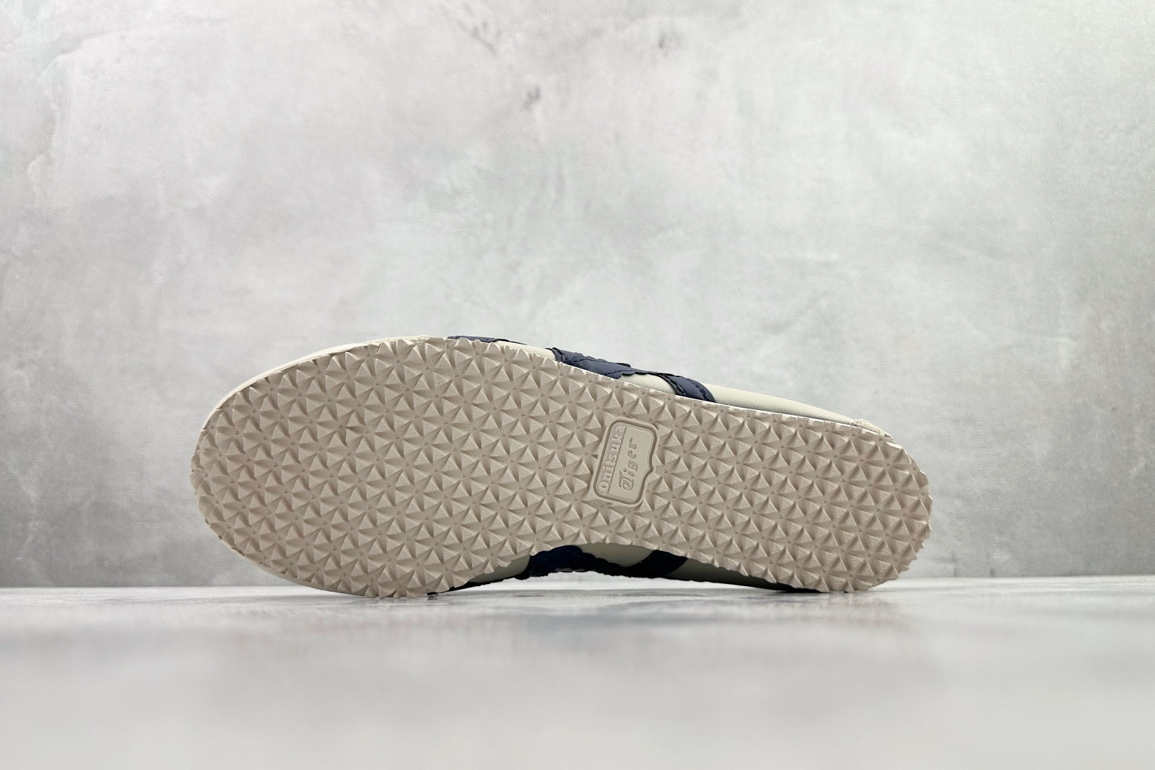 渠道特供 Onitsuka Tiger鬼塚虎 MEXICO 66 TGRS 米色 1182A678-200-Chinese wholesaler seller Clothes Bags handbags wholesale Shoes High Quatity wholesaler seller Cheap Sneakers from China Factory Chinese suppliers china wholesale clothing wholesaler seller 渠道特供 Onitsuka Tiger鬼塚虎 MEXICO 66 TGRS 米色 1182A678-200