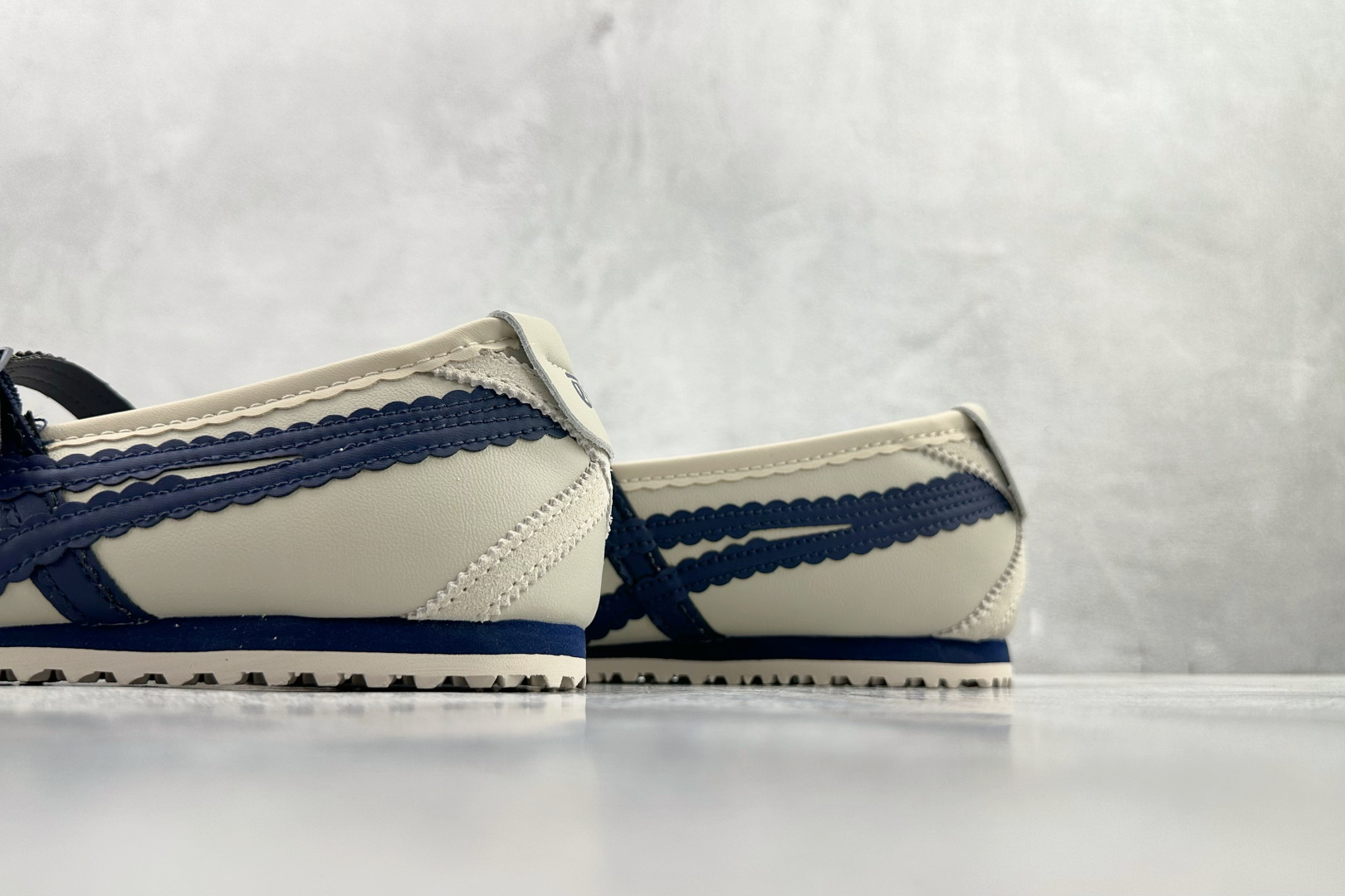 渠道特供 Onitsuka Tiger鬼塚虎 MEXICO 66 TGRS 米色 1182A678-200-Chinese wholesaler seller Clothes Bags handbags wholesale Shoes High Quatity wholesaler seller Cheap Sneakers from China Factory Chinese suppliers china wholesale clothing wholesaler seller 渠道特供 Onitsuka Tiger鬼塚虎 MEXICO 66 TGRS 米色 1182A678-200