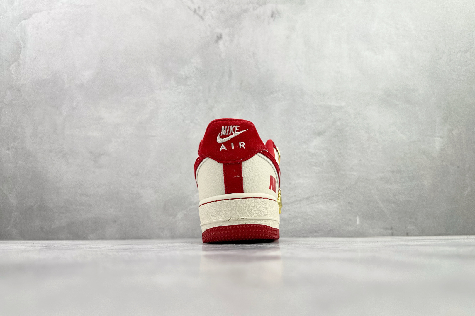260 Nike AIR FORCE 1'07 Low 马年限定 米白红 XL1979-144