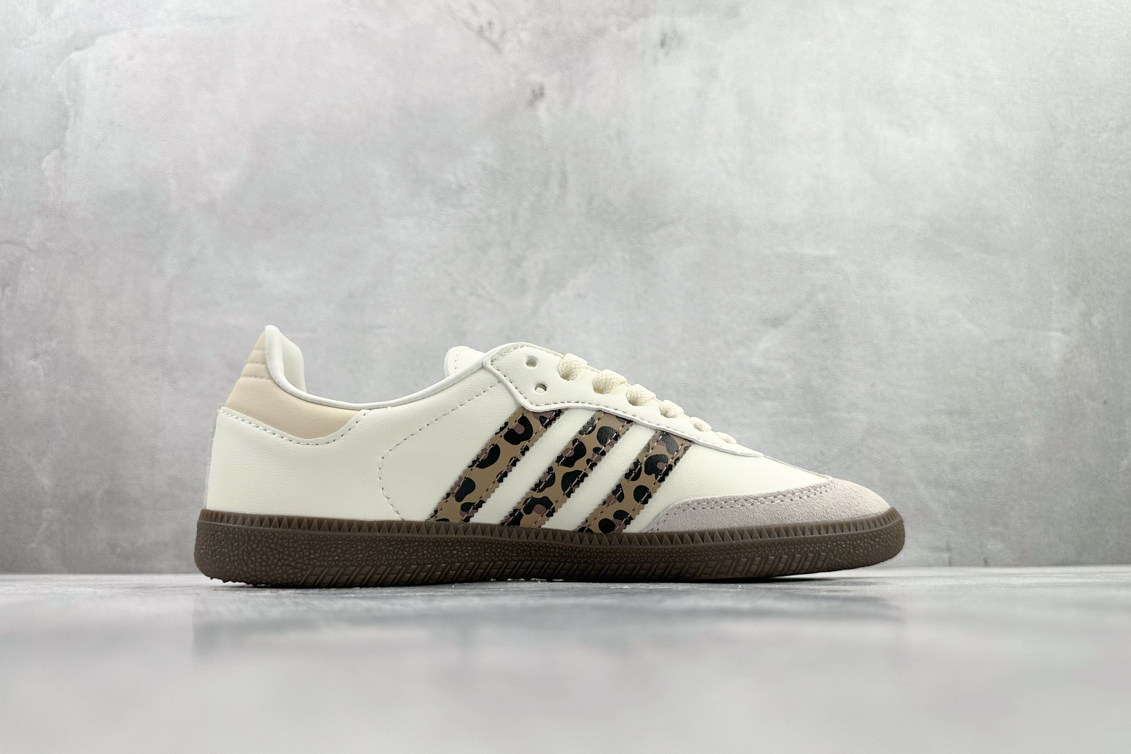出口订单 adidas originals SAMBA 米色 JQ5874