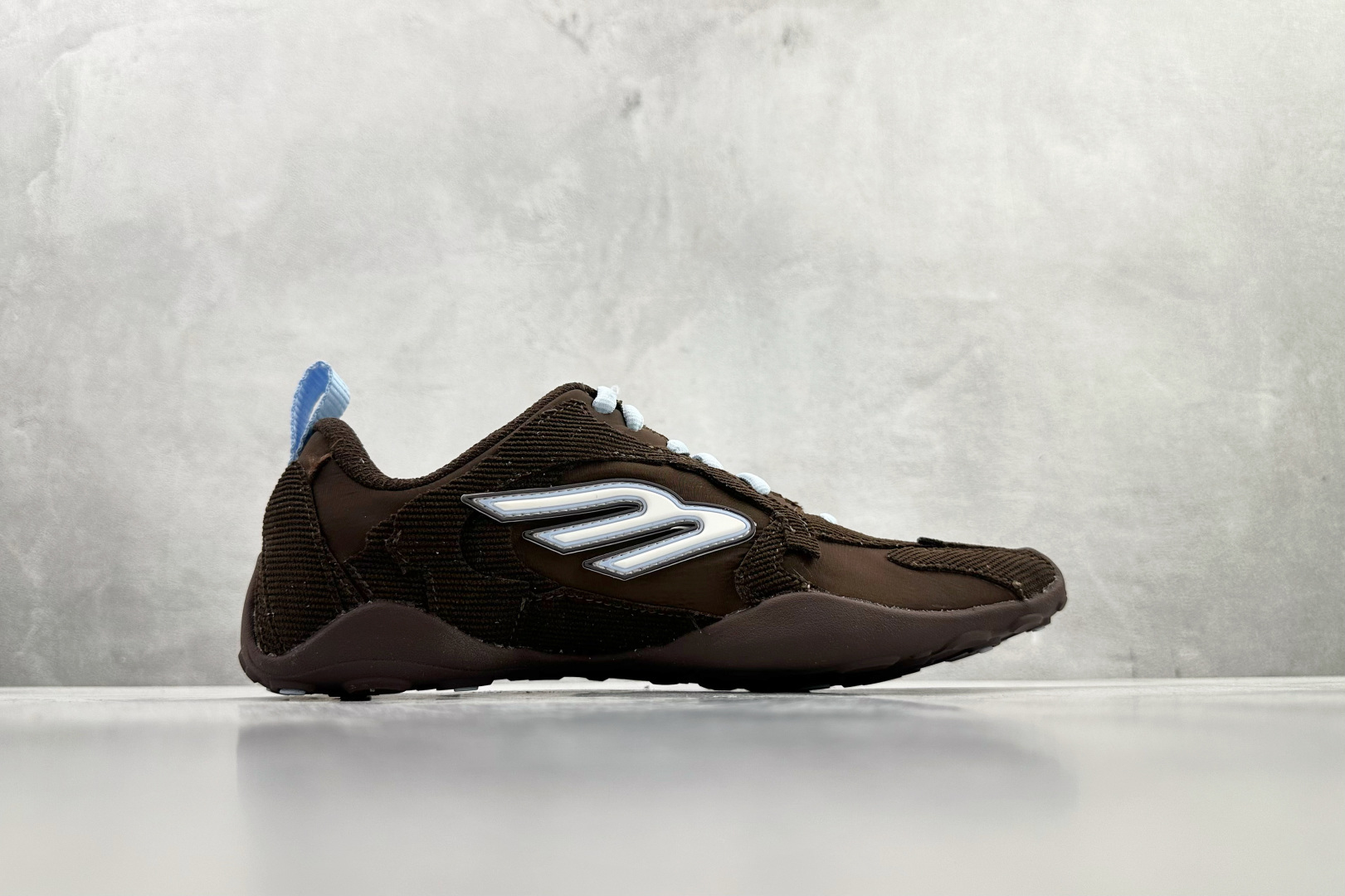 Balenciaga巴黎世家 Monday Ultra 棕色 853508WMNDI-Chinese wholesaler seller Clothes Bags handbags wholesale Shoes High Quatity wholesaler seller Cheap Sneakers from China Factory Chinese suppliers china wholesale clothing wholesaler seller Balenciaga巴黎世家 Monday Ultra 棕色 853508WMNDI