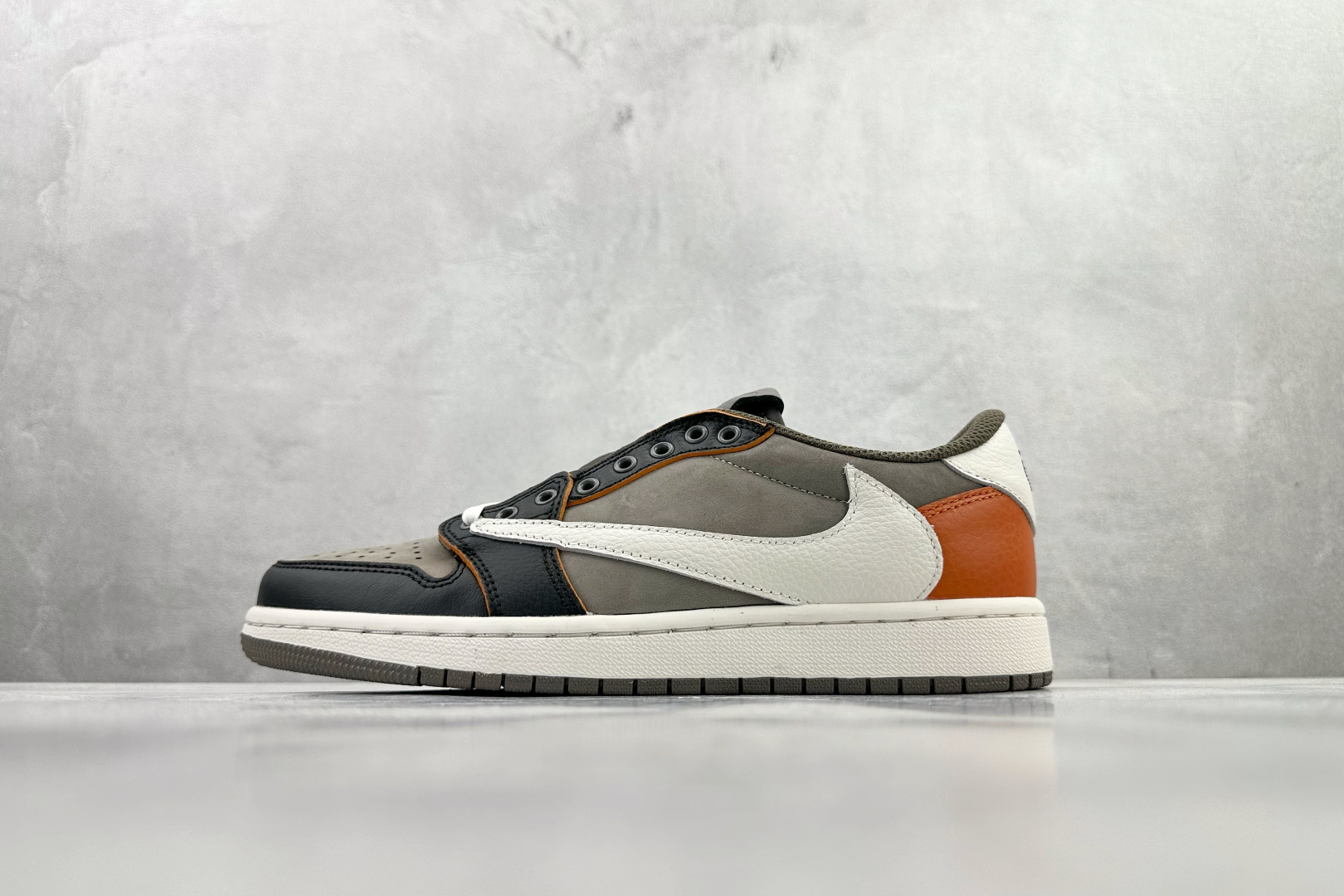 河源 Travis Scott x Jordan Air Jordan 1 灰白货号：CQ4277 01