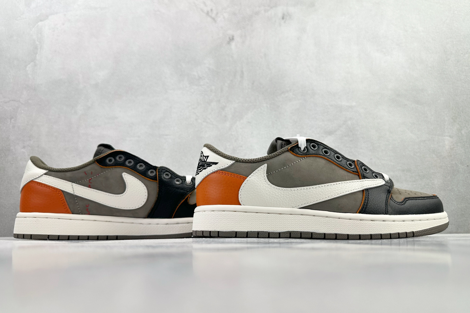 河源 Travis Scott x Jordan Air Jordan 1 灰白货号：CQ4277 01