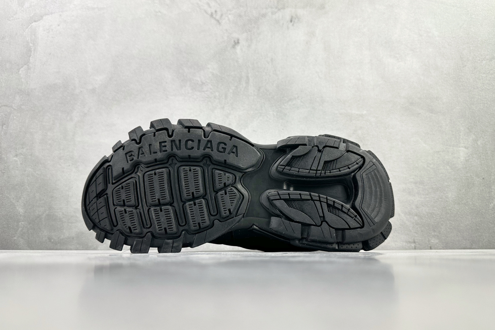 420 Balenciaga巴黎世家 Track Signature 黑色 542023WTRHW-Chinese UA Cheap High Quatity Brand Clothes Bags handbags Sneakers wholesale wholesaler seller from China Factory suppliers Fashion Clothing Shoes best Quality Beautiful Price 420 Balenciaga巴黎世家 Track Signature 黑色 542023WTRHW