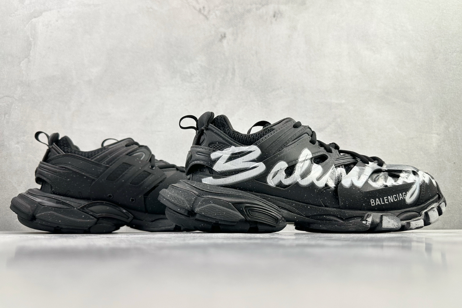 420 Balenciaga巴黎世家 Track Signature 黑色 542023WTRHW-Chinese UA Cheap High Quatity Brand Clothes Bags handbags Sneakers wholesale wholesaler seller from China Factory suppliers Fashion Clothing Shoes best Quality Beautiful Price 420 Balenciaga巴黎世家 Track Signature 黑色 542023WTRHW