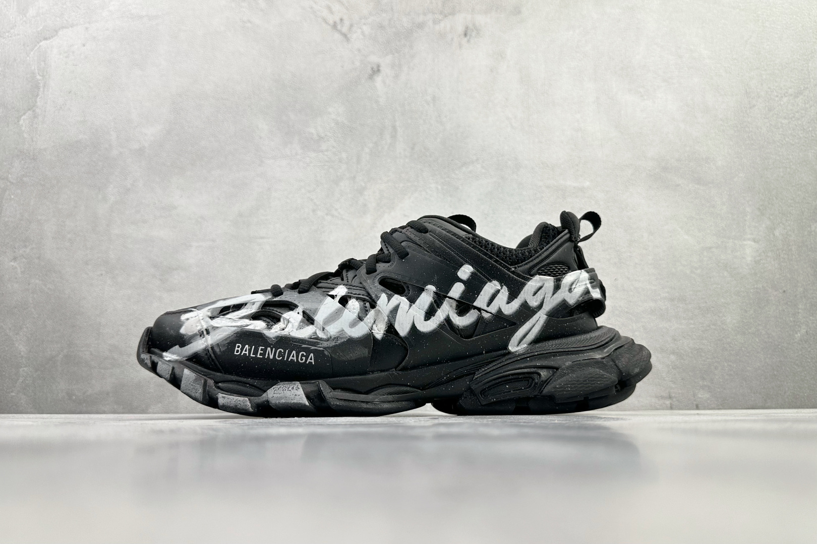 420 Balenciaga巴黎世家 Track Signature 黑色 542023WTRHW-Chinese UA Cheap High Quatity Brand Clothes Bags handbags Sneakers wholesale wholesaler seller from China Factory suppliers Fashion Clothing Shoes best Quality Beautiful Price 420 Balenciaga巴黎世家 Track Signature 黑色 542023WTRHW
