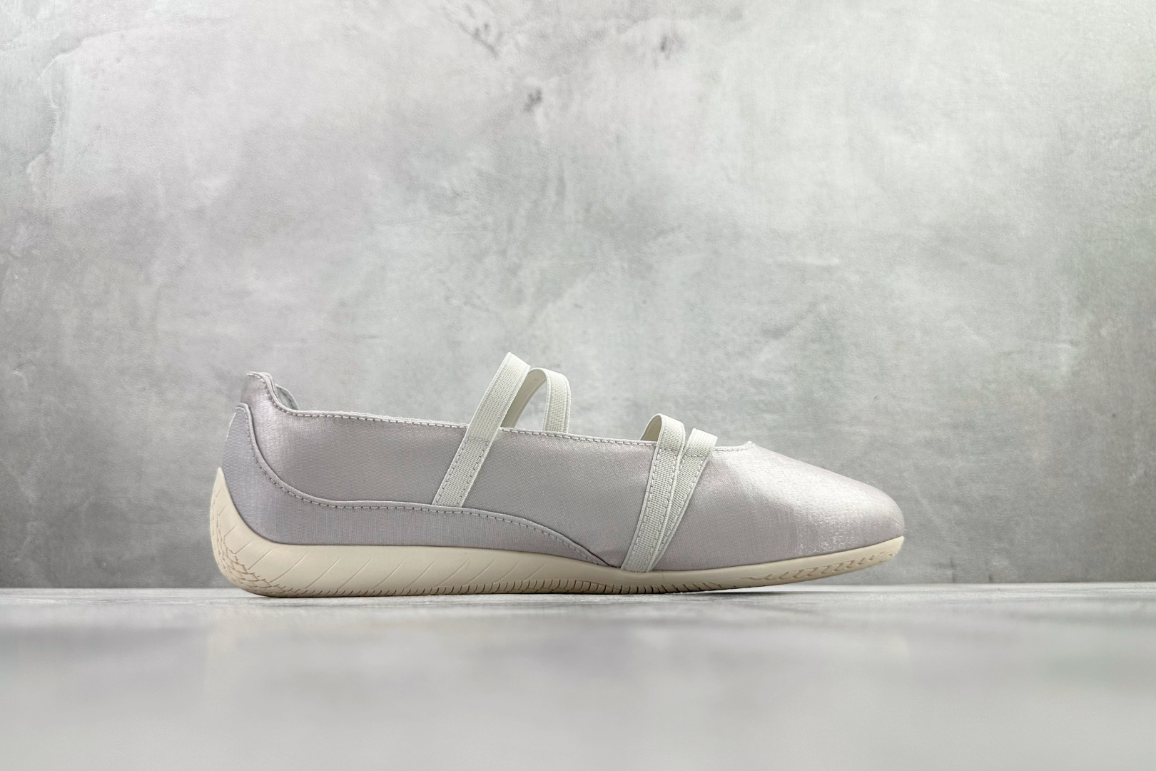 160 PUMA彪马 speedcat Ballet 银白色 404383-03