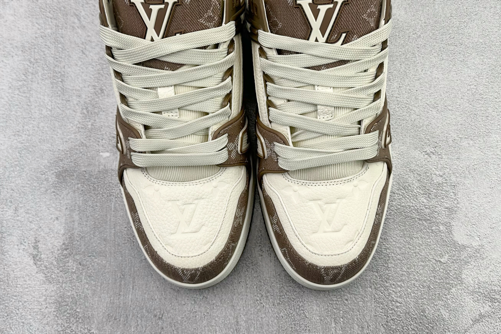 顶级代购品质独立私人订单 LOUIS VUITTON Trainer米棕色 1AJAGZ-Top High Quatity Cheap Sneakers Fashion Clothing Clothes Bags handbags Shoes of all Brand wholesale With The best Quality And Beautiful Price from China Factory Chinese suppliers wholesaler seller 顶级代购品质独立私人订单 LOUIS VUITTON Trainer米棕色 1AJAGZ
