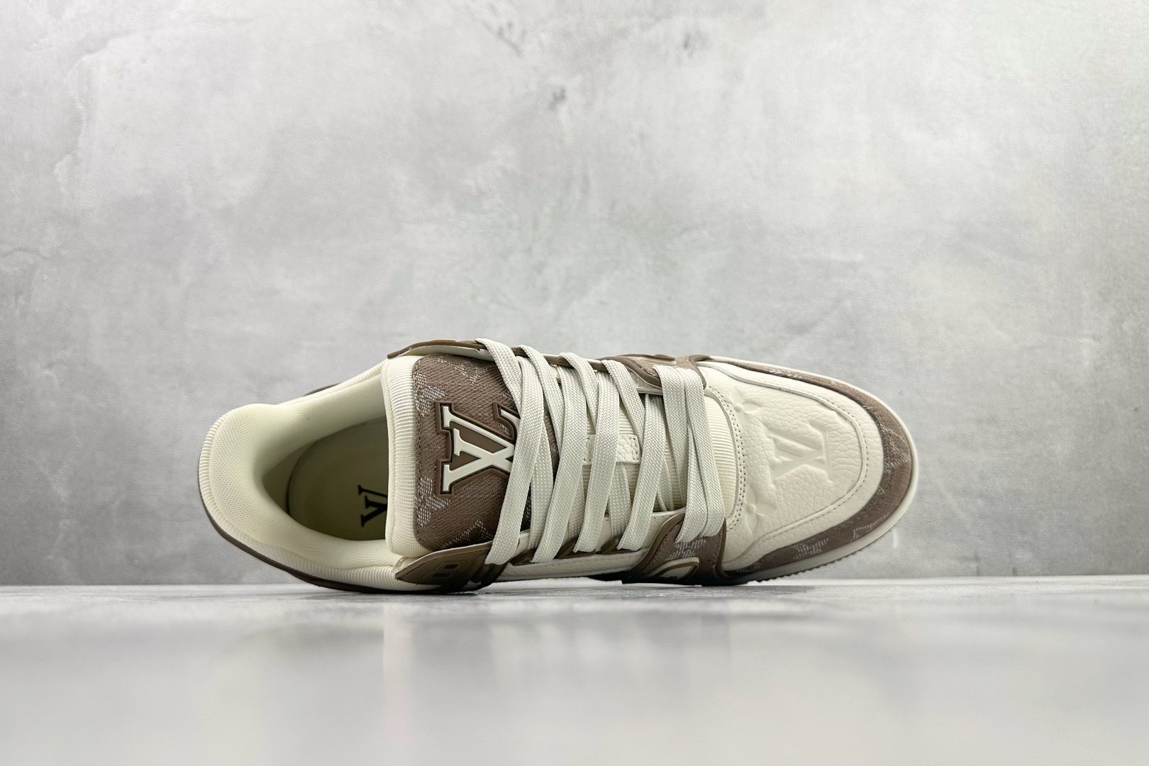 顶级代购品质独立私人订单 LOUIS VUITTON Trainer米棕色 1AJAGZ-Top High Quatity Cheap Sneakers Fashion Clothing Clothes Bags handbags Shoes of all Brand wholesale With The best Quality And Beautiful Price from China Factory Chinese suppliers wholesaler seller 顶级代购品质独立私人订单 LOUIS VUITTON Trainer米棕色 1AJAGZ