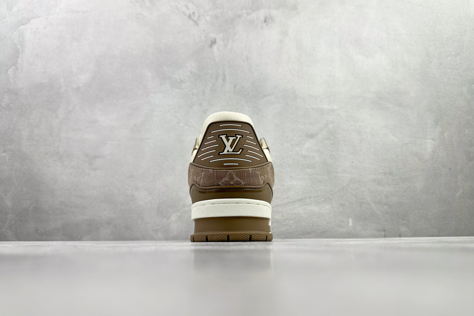 顶级代购品质独立私人订单 LOUIS VUITTON Trainer米棕色 1AJAGZ-Top High Quatity Cheap Sneakers Fashion Clothing Clothes Bags handbags Shoes of all Brand wholesale With The best Quality And Beautiful Price from China Factory Chinese suppliers wholesaler seller 顶级代购品质独立私人订单 LOUIS VUITTON Trainer米棕色 1AJAGZ