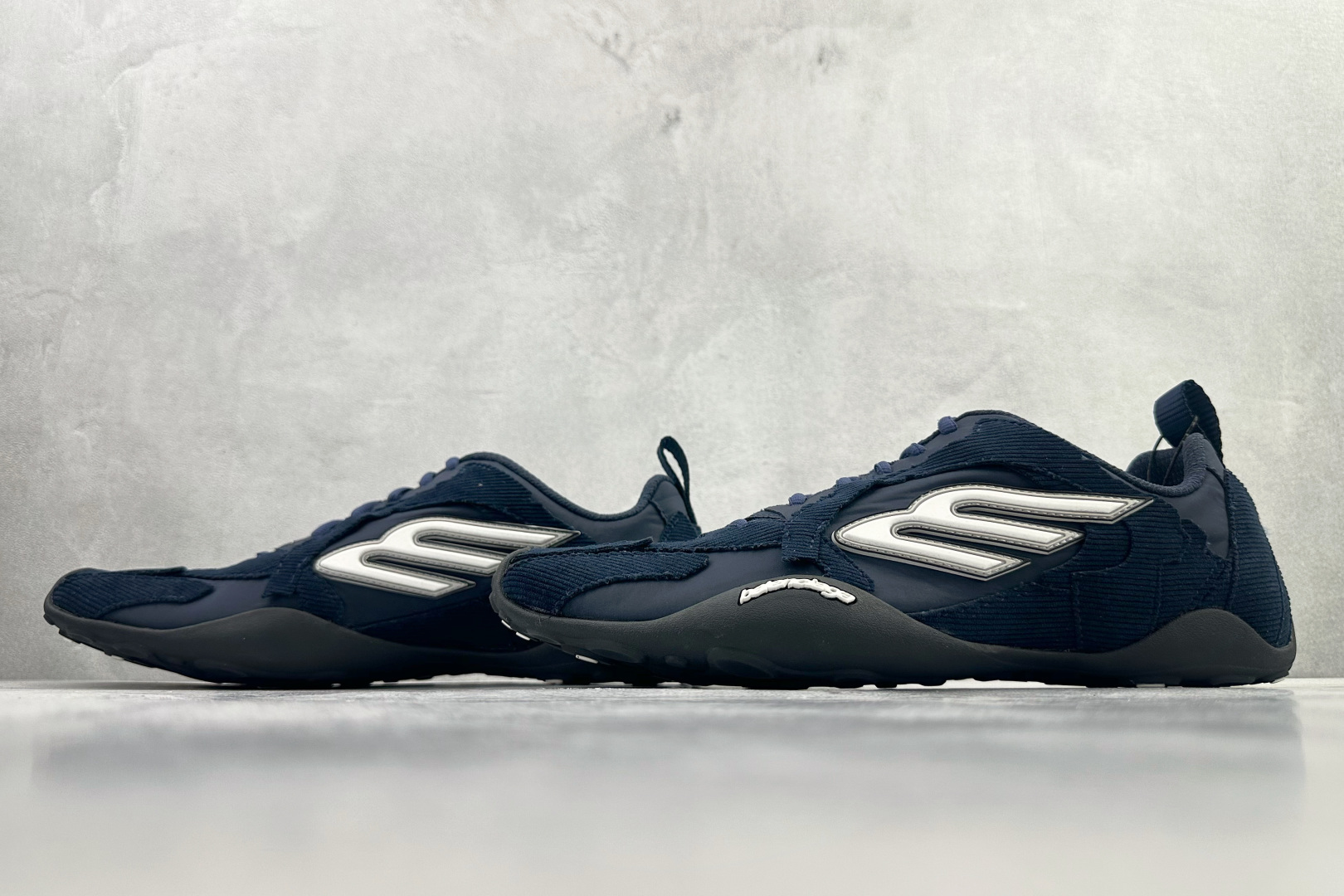 最新外贸批次 Balenciaga巴黎世家 Monday Ultra 蓝色 853505WMNDI