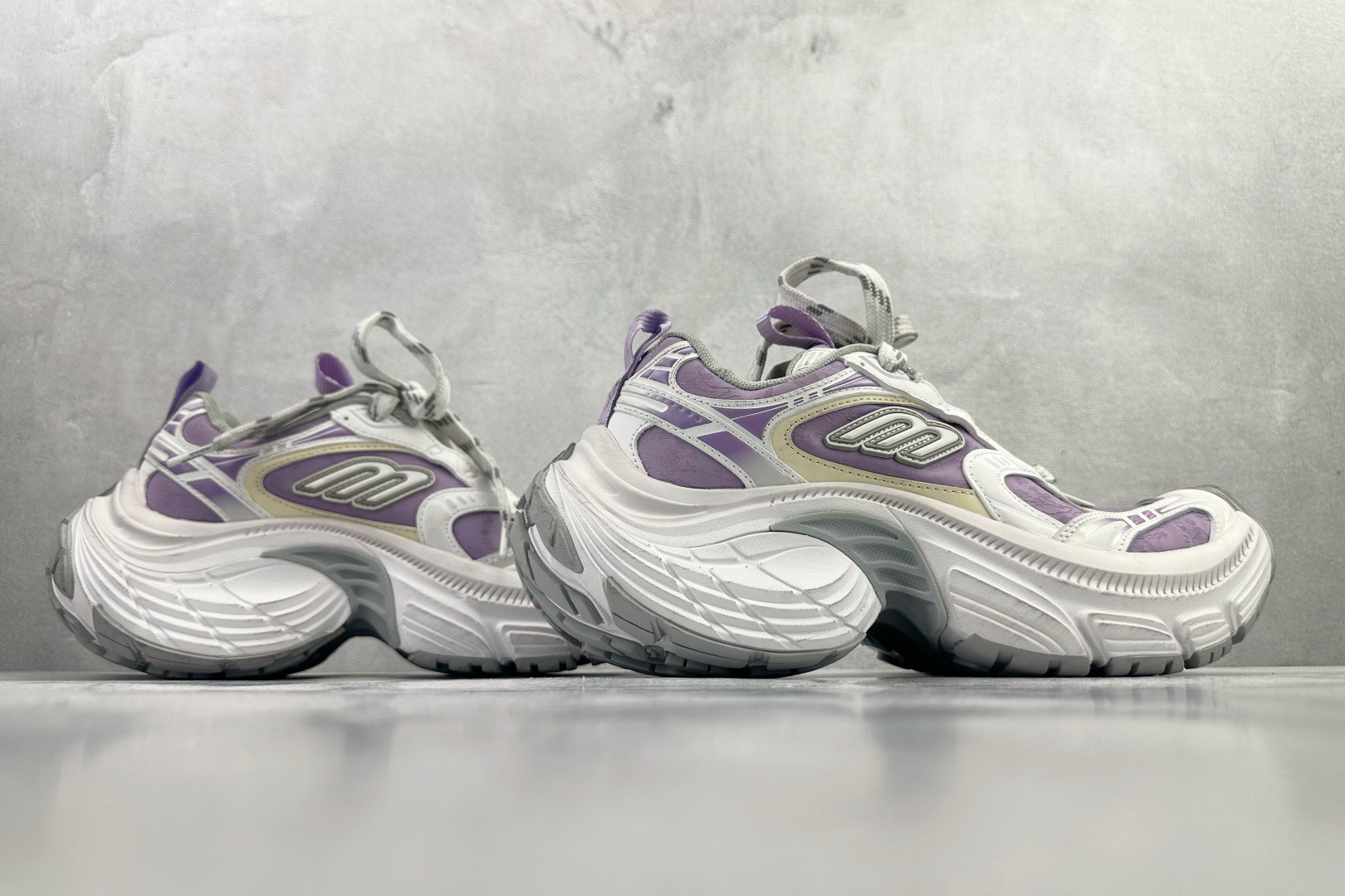 最新外贸批次 Balenciaga巴黎世家 6XL 白紫 815853W6XES-Top High Quatity Cheap Sneakers Fashion Clothing Clothes Bags handbags Shoes of all Brand wholesale With The best Quality And Beautiful Price from China Factory Chinese suppliers wholesaler seller 最新外贸批次 Balenciaga巴黎世家 6XL 白紫 815853W6XES