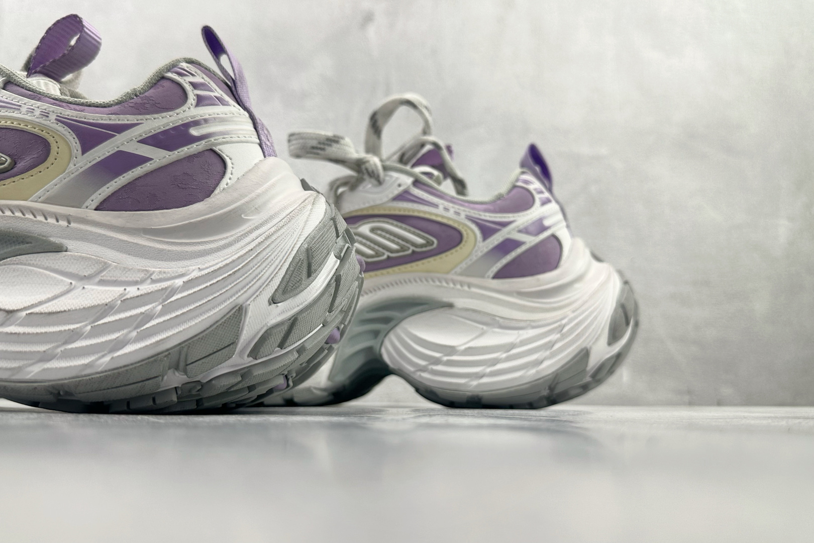 最新外贸批次 Balenciaga巴黎世家 6XL 白紫 815853W6XES-Top High Quatity Cheap Sneakers Fashion Clothing Clothes Bags handbags Shoes of all Brand wholesale With The best Quality And Beautiful Price from China Factory Chinese suppliers wholesaler seller 最新外贸批次 Balenciaga巴黎世家 6XL 白紫 815853W6XES