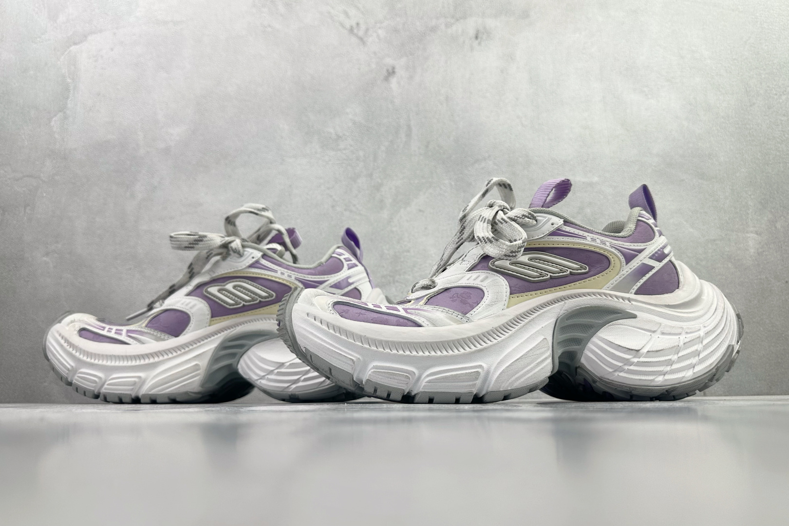 最新外贸批次 Balenciaga巴黎世家 6XL 白紫 815853W6XES-Top High Quatity Cheap Sneakers Fashion Clothing Clothes Bags handbags Shoes of all Brand wholesale With The best Quality And Beautiful Price from China Factory Chinese suppliers wholesaler seller 最新外贸批次 Balenciaga巴黎世家 6XL 白紫 815853W6XES
