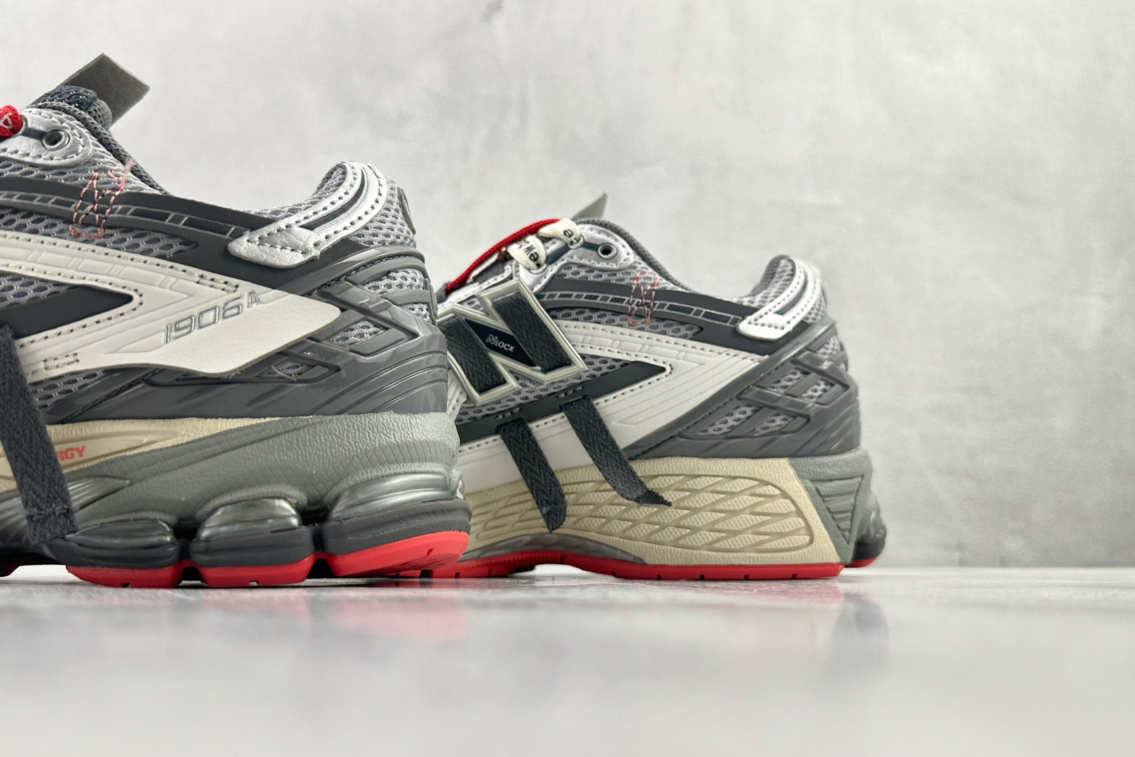 New Balance NB 1906A 灰红 U1906AC-Top High Quatity Cheap Sneakers Fashion Clothing Clothes Bags handbags Shoes of all Brand wholesale With The best Quality And Beautiful Price from China Factory Chinese suppliers wholesaler seller New Balance NB 1906A 灰红 U1906AC