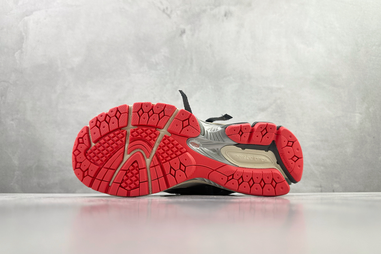 New Balance NB 1906A 灰红 U1906AC-Top High Quatity Cheap Sneakers Fashion Clothing Clothes Bags handbags Shoes of all Brand wholesale With The best Quality And Beautiful Price from China Factory Chinese suppliers wholesaler seller New Balance NB 1906A 灰红 U1906AC